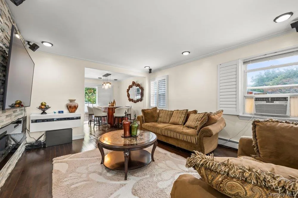 477 Roy Street, Hempstead, NY, 3 Bedrooms Bedrooms, 7 Rooms Rooms,2 BathroomsBathrooms,Residential,For Rent,Roy,0,1045719 477 Roy Street, Hempstead, NY, 3 Bedrooms Bedrooms, 7 Rooms Rooms,2 BathroomsBathrooms,Residential,For Rent,Roy,0,1045719