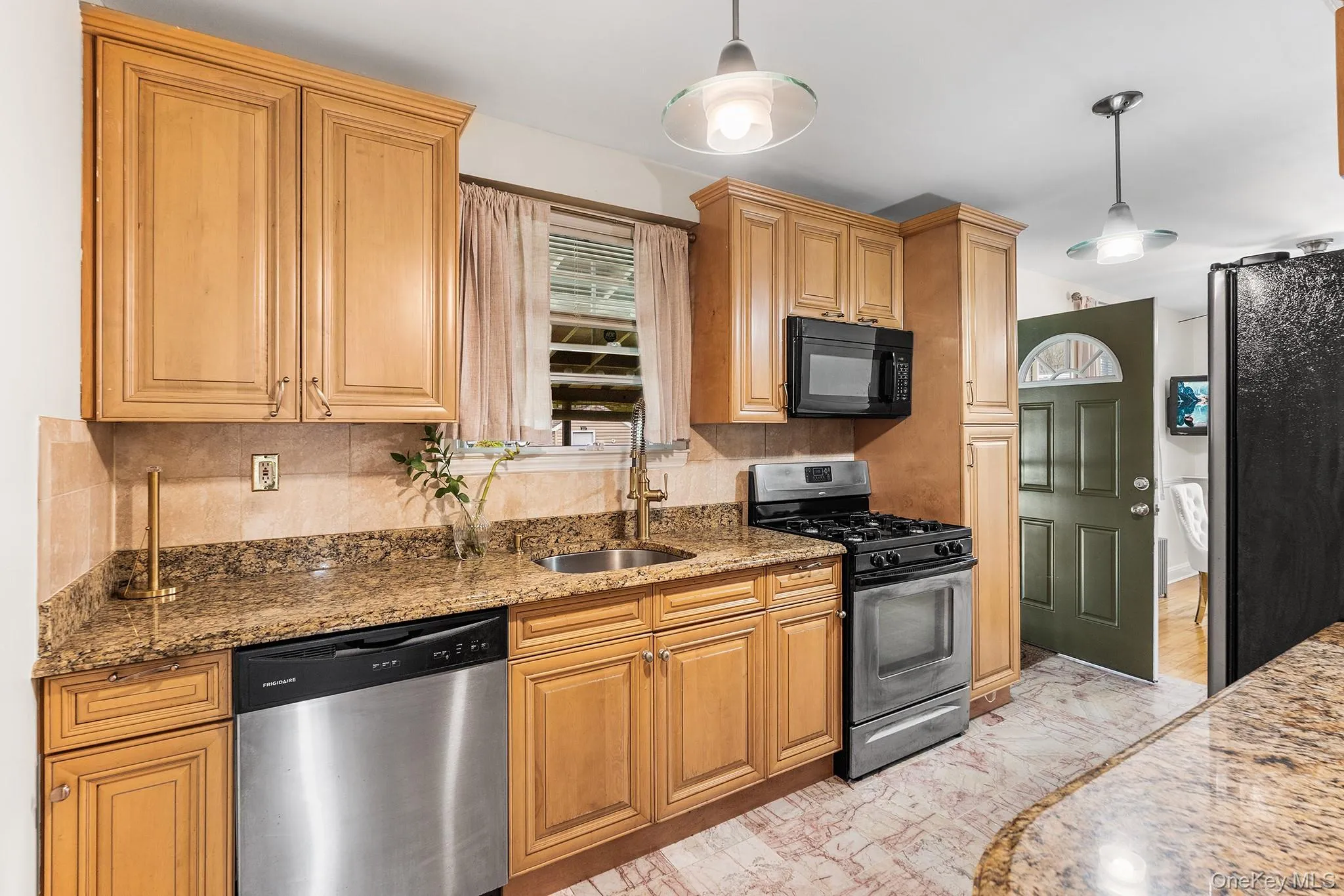 711 Charter Court, Hempstead, NY, 4 Bedrooms Bedrooms, 10 Rooms Rooms,3 BathroomsBathrooms,Residential,For Rent,Charter,0,1045726 711 Charter Court, Hempstead, NY, 4 Bedrooms Bedrooms, 10 Rooms Rooms,3 BathroomsBathrooms,Residential,For Rent,Charter,0,1045726