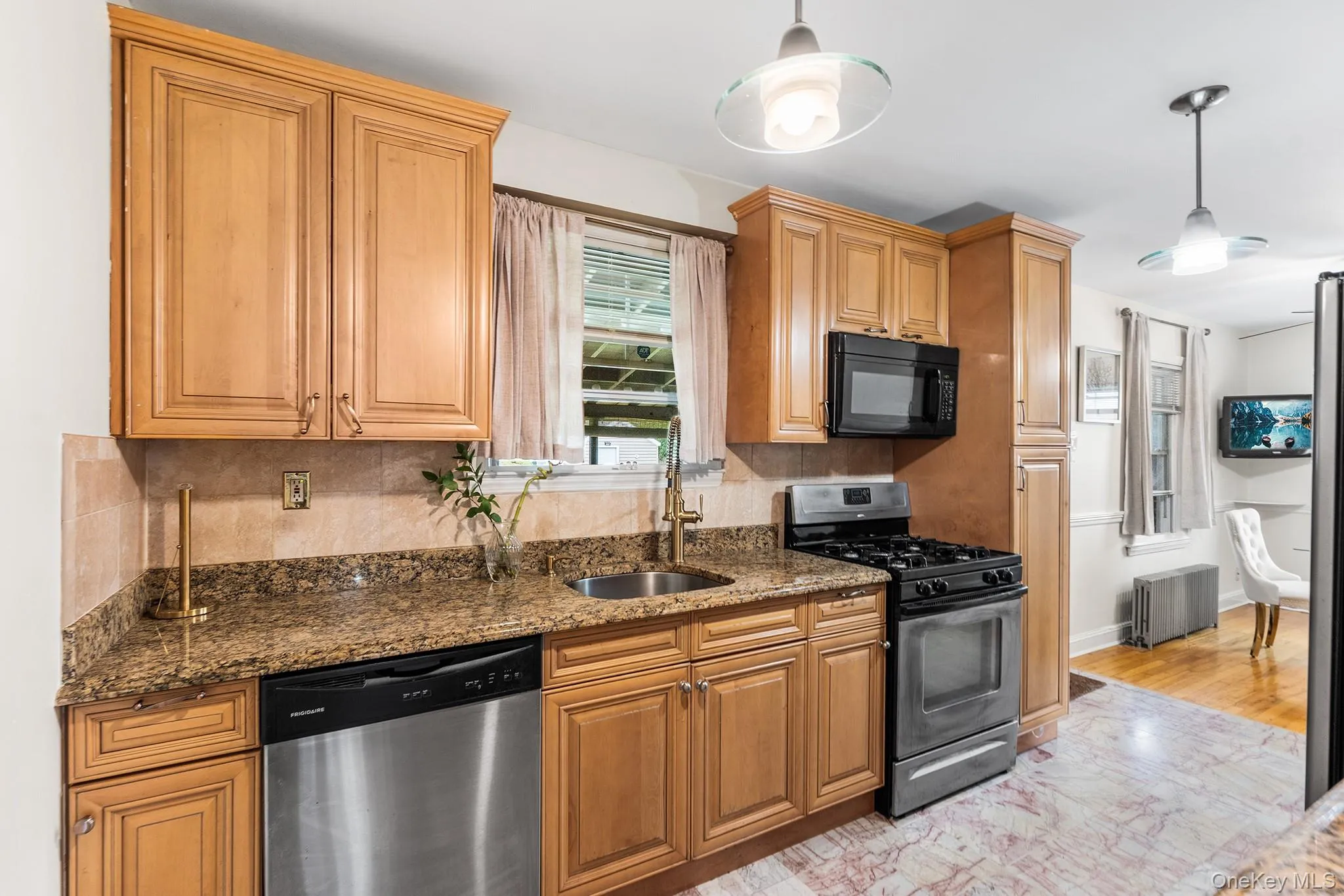 711 Charter Court, Hempstead, NY, 4 Bedrooms Bedrooms, 10 Rooms Rooms,3 BathroomsBathrooms,Residential,For Rent,Charter,0,1045726 711 Charter Court, Hempstead, NY, 4 Bedrooms Bedrooms, 10 Rooms Rooms,3 BathroomsBathrooms,Residential,For Rent,Charter,0,1045726