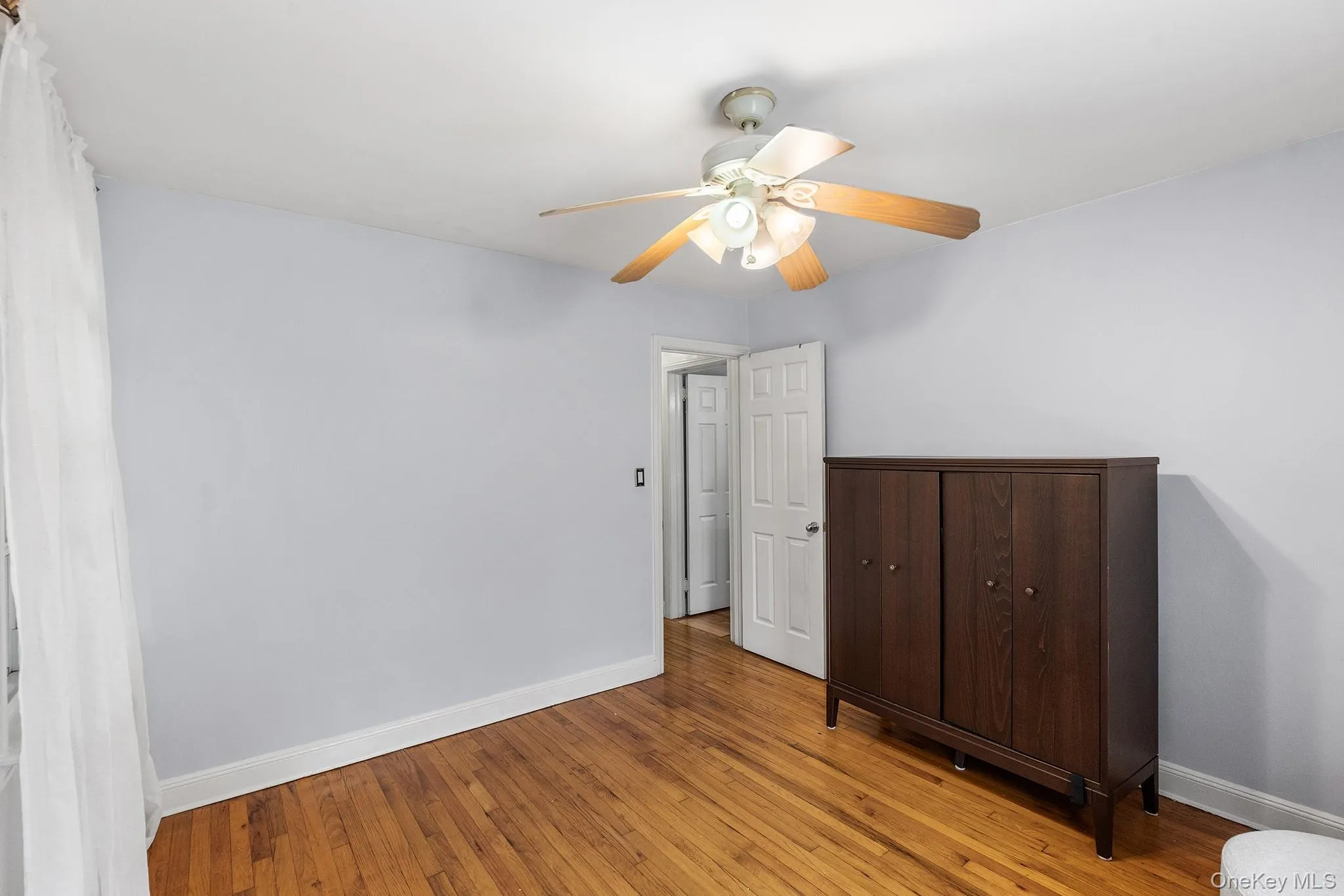 711 Charter Court, Hempstead, NY, 4 Bedrooms Bedrooms, 10 Rooms Rooms,3 BathroomsBathrooms,Residential,For Rent,Charter,0,1045726 711 Charter Court, Hempstead, NY, 4 Bedrooms Bedrooms, 10 Rooms Rooms,3 BathroomsBathrooms,Residential,For Rent,Charter,0,1045726