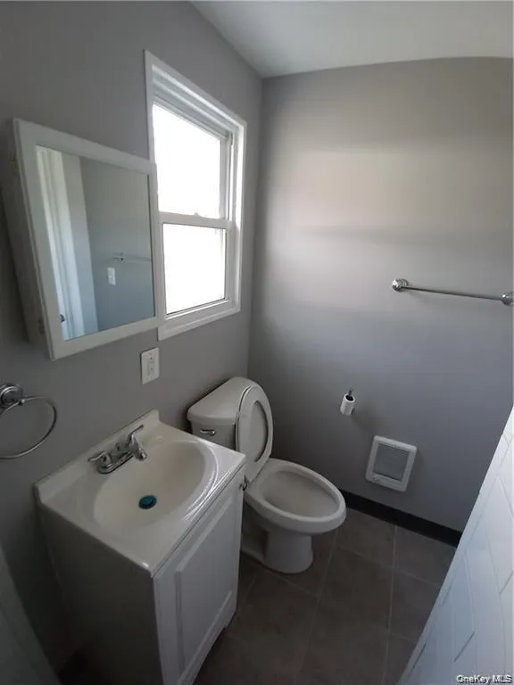 11 - 15 Main Street, Port Jervis, NY, 1 Bedroom Bedrooms, 3 Rooms Rooms,1 BathroomBathrooms,Residential Lease,For Rent,Main Street,0,1045728 11 - 15 Main Street, Port Jervis, NY, 1 Bedroom Bedrooms, 3 Rooms Rooms,1 BathroomBathrooms,Residential Lease,For Rent,Main Street,0,1045728