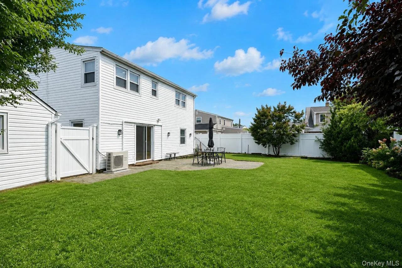 7 Swan Lane, Hempstead, NY, 4 Bedrooms Bedrooms, 7 Rooms Rooms,1 BathroomBathrooms,Residential,For Rent,Swan,0,1045729 7 Swan Lane, Hempstead, NY, 4 Bedrooms Bedrooms, 7 Rooms Rooms,1 BathroomBathrooms,Residential,For Rent,Swan,0,1045729