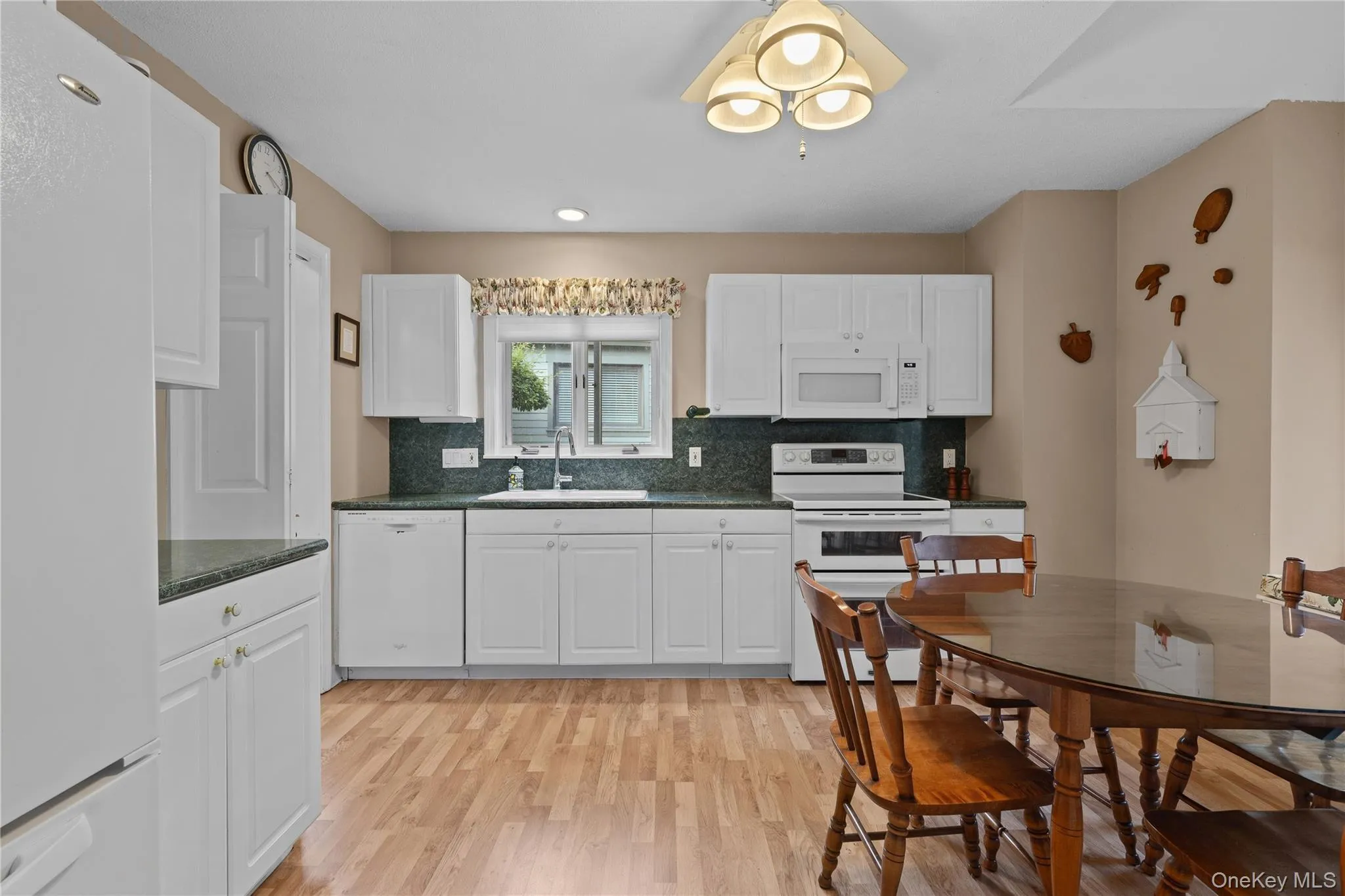 675 Heritage Hills, Somers, NY, 2 Bedrooms Bedrooms, 7 Rooms Rooms,2 BathroomsBathrooms,Residential,For Rent,Heritage,0,1045730 675 Heritage Hills, Somers, NY, 2 Bedrooms Bedrooms, 7 Rooms Rooms,2 BathroomsBathrooms,Residential,For Rent,Heritage,0,1045730
