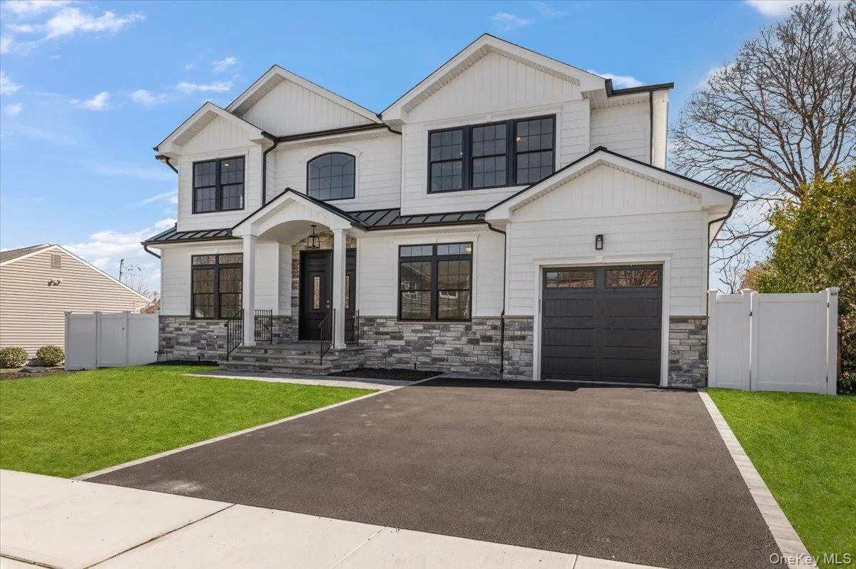 31 Cedar Drive, Oyster Bay, NY, 5 Bedrooms Bedrooms, 9 Rooms Rooms,4 BathroomsBathrooms,Residential,For Rent,Cedar,0,1045738 31 Cedar Drive, Oyster Bay, NY, 5 Bedrooms Bedrooms, 9 Rooms Rooms,4 BathroomsBathrooms,Residential,For Rent,Cedar,0,1045738