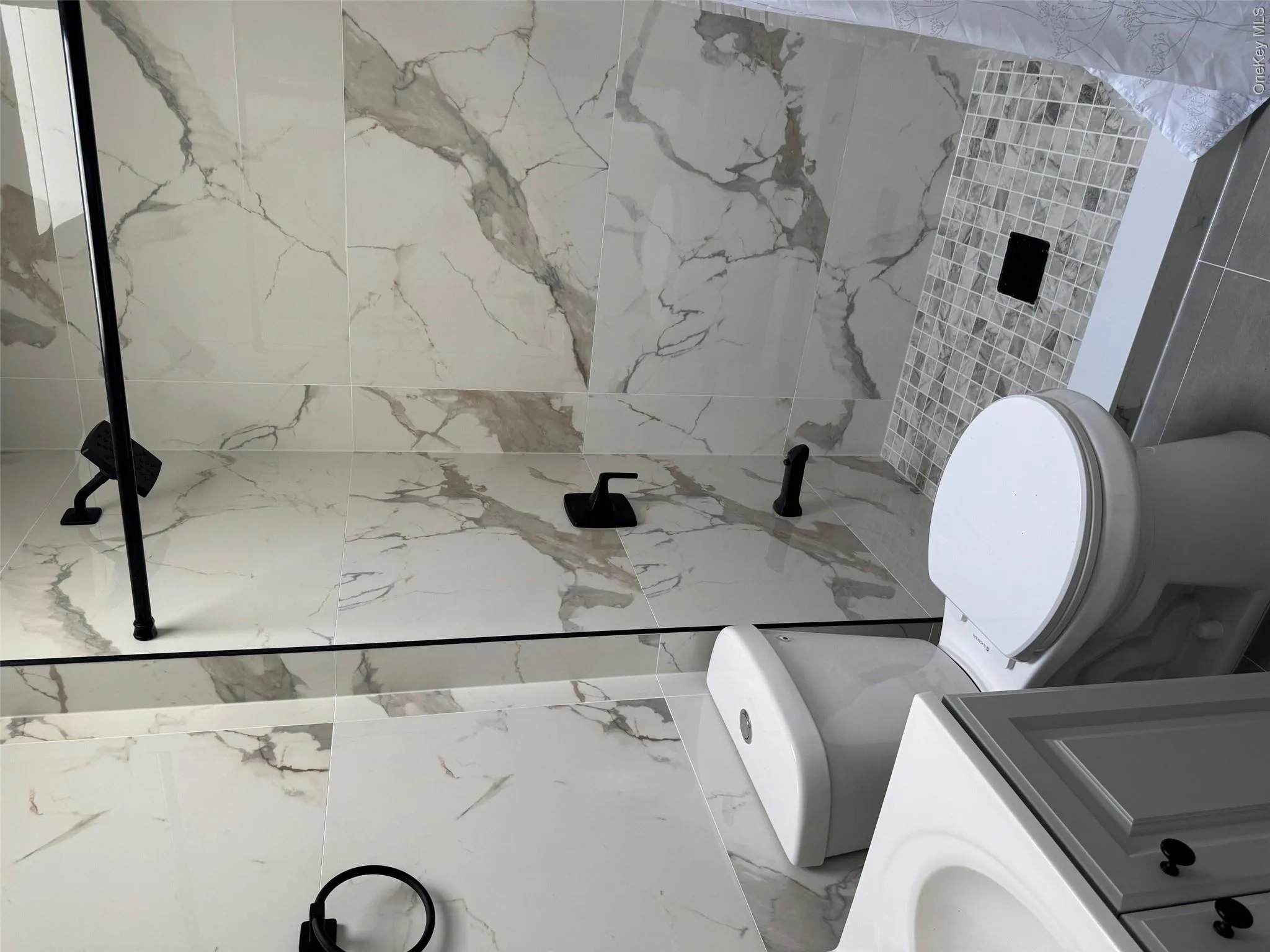 21408 Hillside Avenue, New York, NY, 3 Bedrooms Bedrooms, 6 Rooms Rooms,2 BathroomsBathrooms,Residential Lease,For Rent,Hillside,0,1045742 21408 Hillside Avenue, New York, NY, 3 Bedrooms Bedrooms, 6 Rooms Rooms,2 BathroomsBathrooms,Residential Lease,For Rent,Hillside,0,1045742
