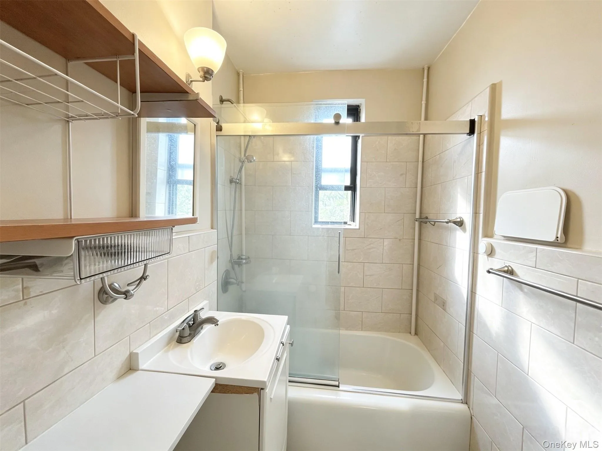 15020 71st Avenue, New York, NY, 2 Bedrooms Bedrooms, 5 Rooms Rooms,1 BathroomBathrooms,Residential,For Rent,71st,0,1045743 15020 71st Avenue, New York, NY, 2 Bedrooms Bedrooms, 5 Rooms Rooms,1 BathroomBathrooms,Residential,For Rent,71st,0,1045743