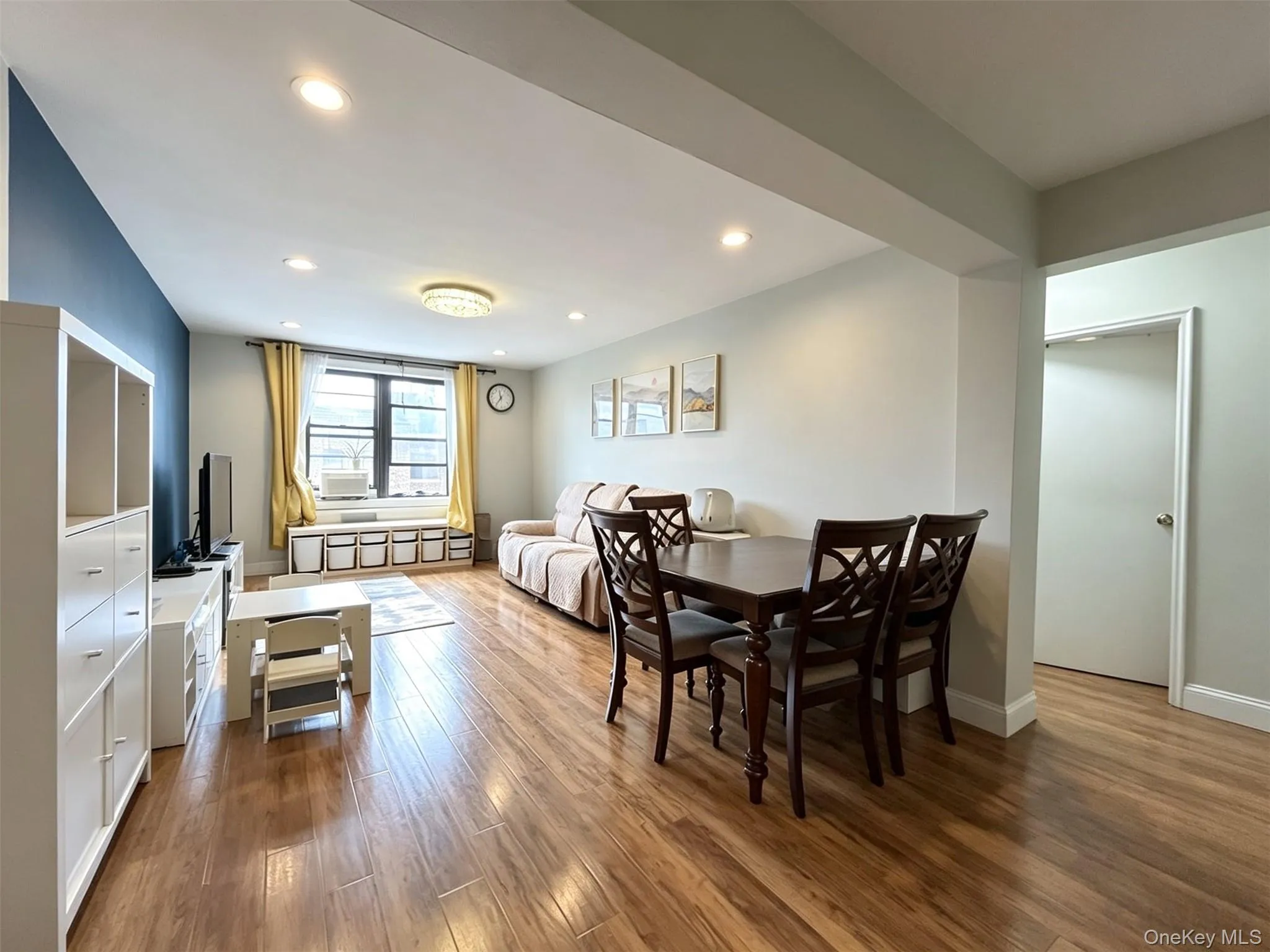 15020 71st Avenue, New York, NY, 2 Bedrooms Bedrooms, 5 Rooms Rooms,1 BathroomBathrooms,Residential,For Rent,71st,0,1045743 15020 71st Avenue, New York, NY, 2 Bedrooms Bedrooms, 5 Rooms Rooms,1 BathroomBathrooms,Residential,For Rent,71st,0,1045743