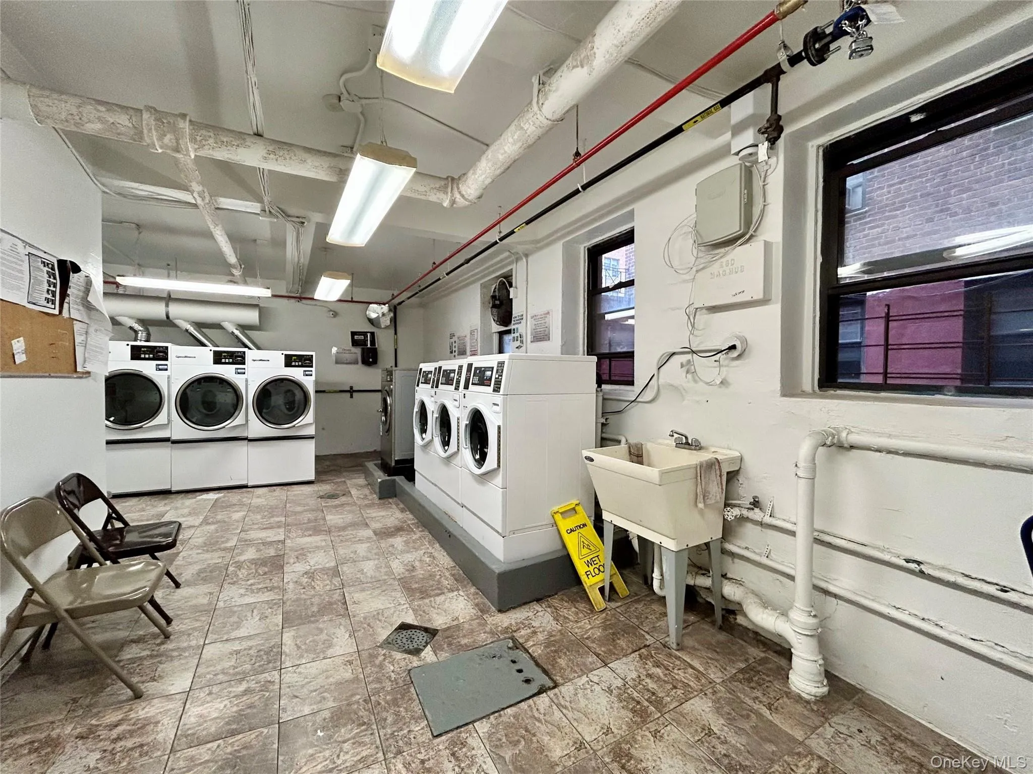 15020 71st Avenue, New York, NY, 2 Bedrooms Bedrooms, 5 Rooms Rooms,1 BathroomBathrooms,Residential,For Rent,71st,0,1045743 15020 71st Avenue, New York, NY, 2 Bedrooms Bedrooms, 5 Rooms Rooms,1 BathroomBathrooms,Residential,For Rent,71st,0,1045743