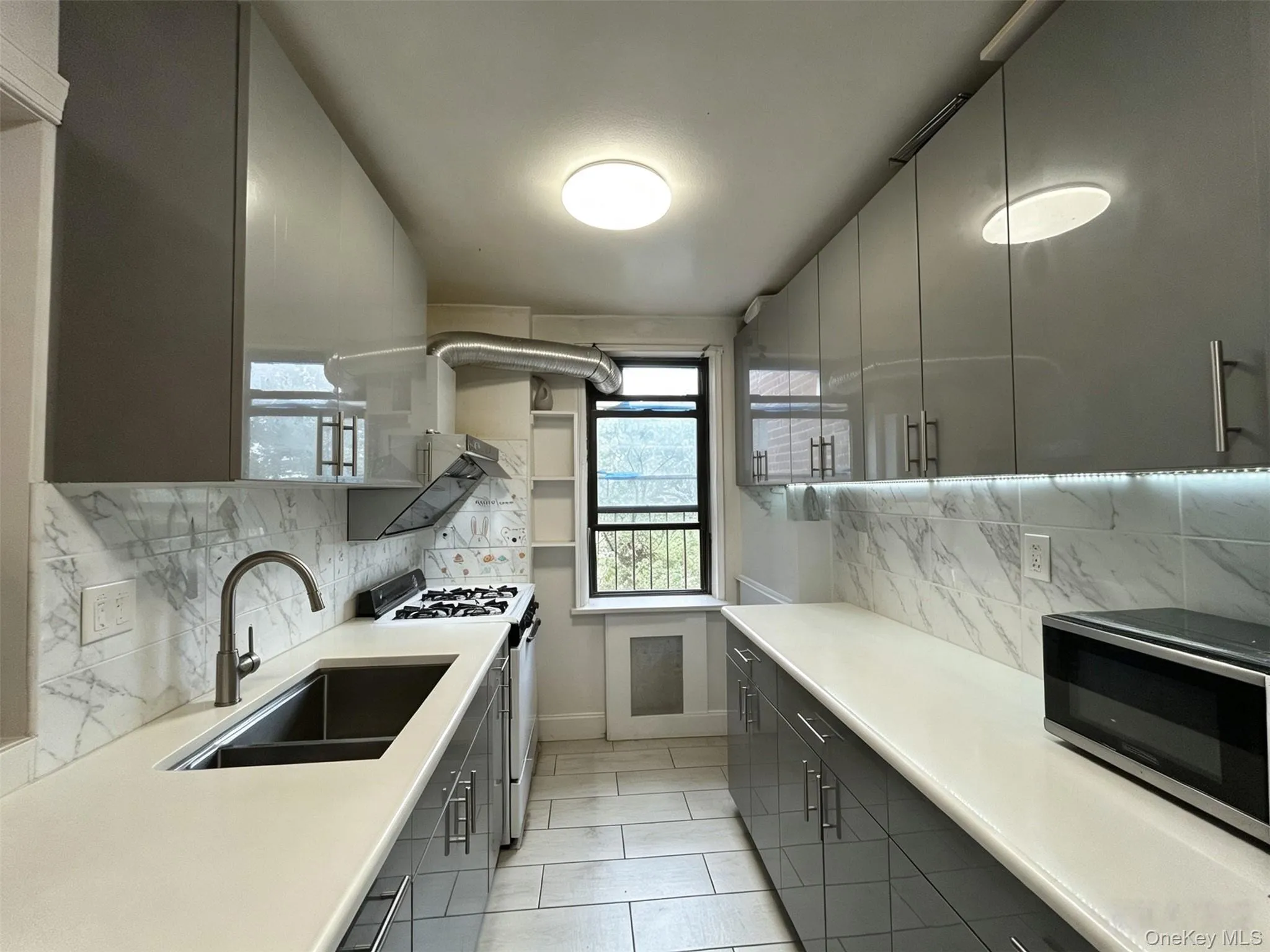 15020 71st Avenue, New York, NY, 2 Bedrooms Bedrooms, 5 Rooms Rooms,1 BathroomBathrooms,Residential,For Rent,71st,0,1045743 15020 71st Avenue, New York, NY, 2 Bedrooms Bedrooms, 5 Rooms Rooms,1 BathroomBathrooms,Residential,For Rent,71st,0,1045743