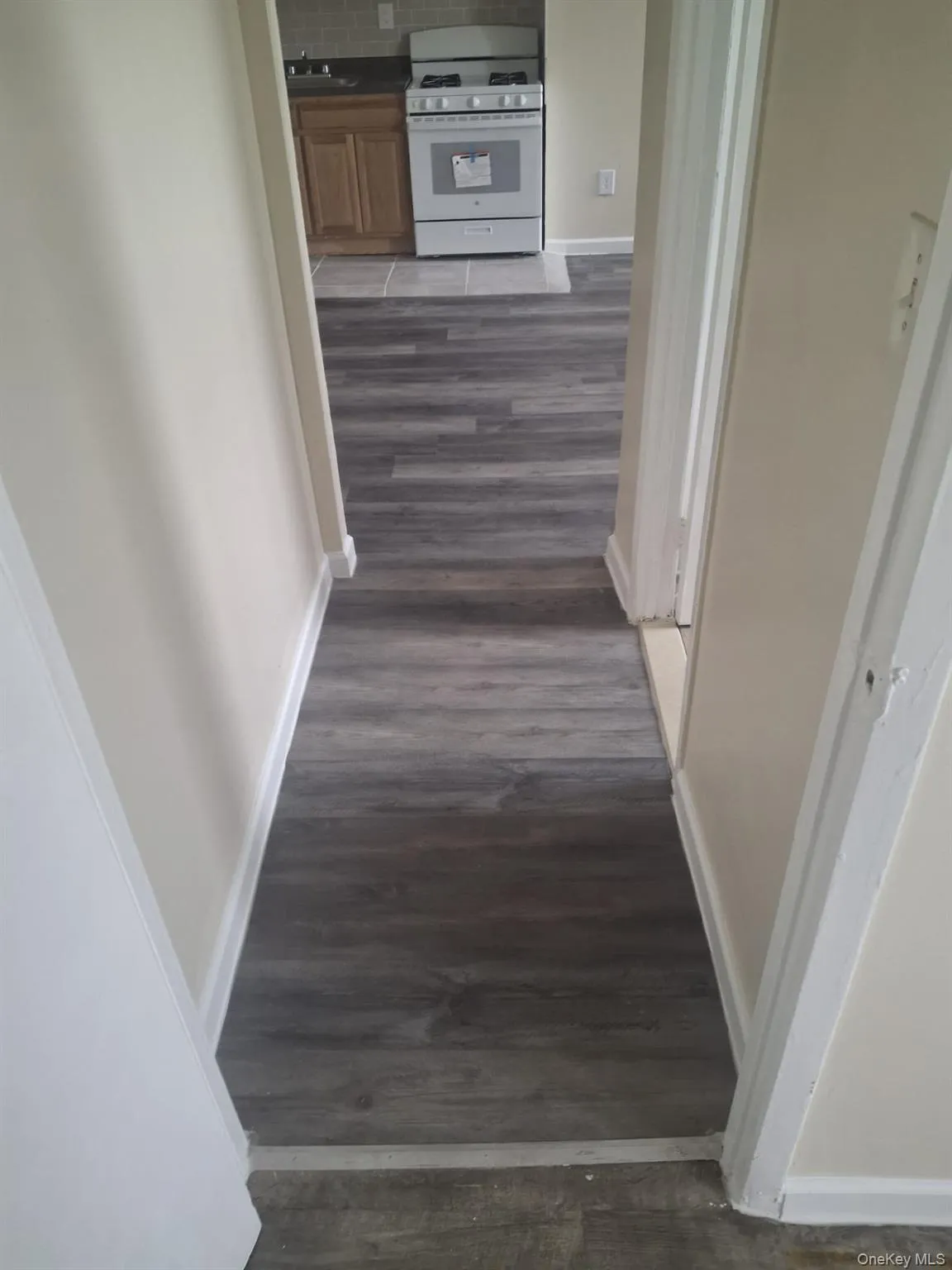 2015 Southern Blvd, New York, NY, 1 Bedroom Bedrooms, 2 Rooms Rooms,1 BathroomBathrooms,Residential Lease,For Rent,Southern Blvd,0,1045745 2015 Southern Blvd, New York, NY, 1 Bedroom Bedrooms, 2 Rooms Rooms,1 BathroomBathrooms,Residential Lease,For Rent,Southern Blvd,0,1045745