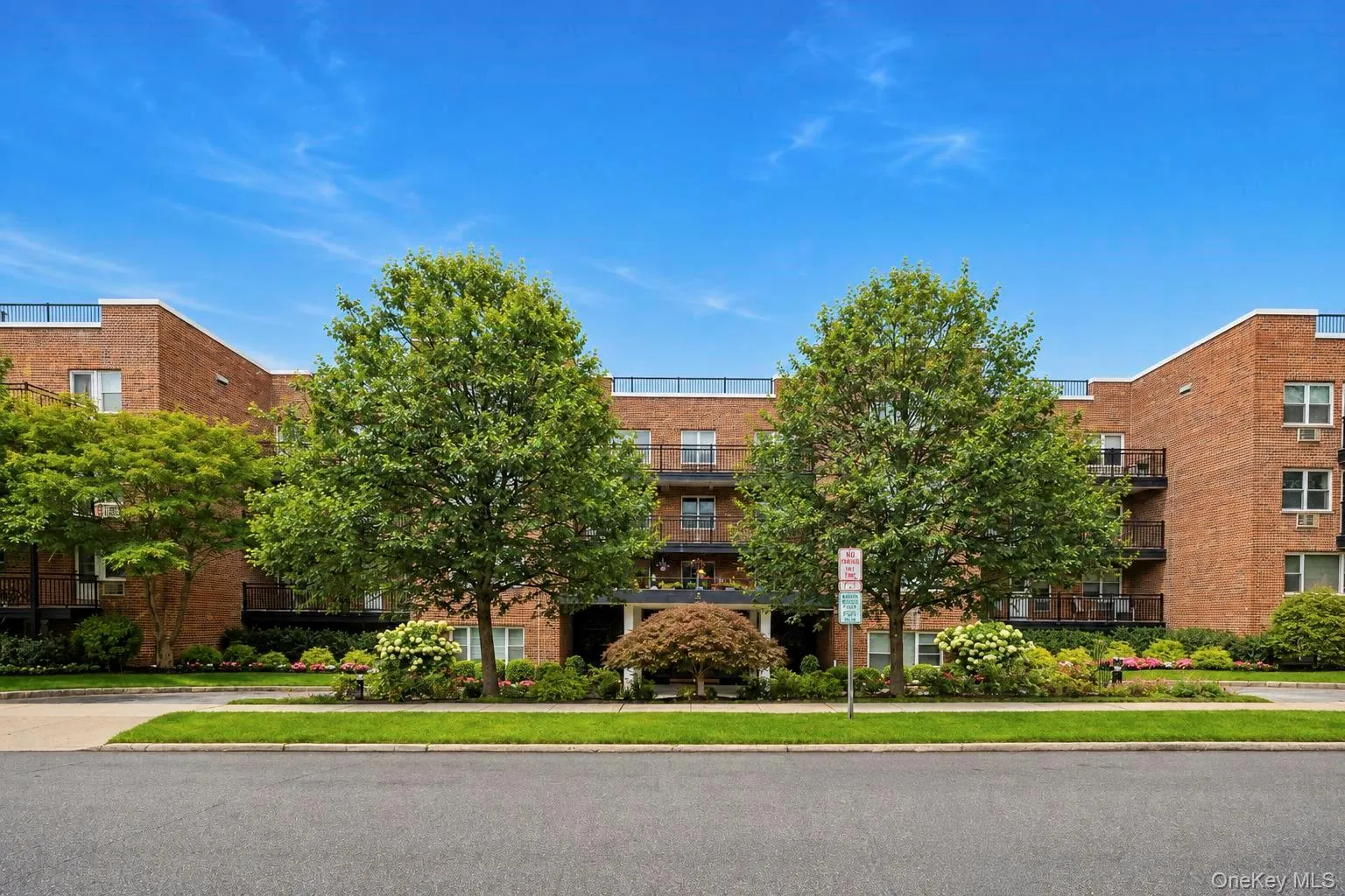 25 Chapel Place, North Hempstead, NY, 1 Bedroom Bedrooms, 4 Rooms Rooms,1 BathroomBathrooms,Residential,For Rent,Chapel Place,0,1045751 25 Chapel Place, North Hempstead, NY, 1 Bedroom Bedrooms, 4 Rooms Rooms,1 BathroomBathrooms,Residential,For Rent,Chapel Place,0,1045751