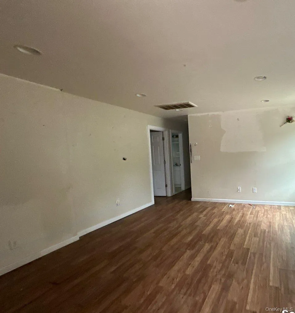 54 Oneill Avenue, Islip, NY, 6 Bedrooms Bedrooms, 9 Rooms Rooms,2 BathroomsBathrooms,Residential,For Rent,Oneill,0,1045756 54 Oneill Avenue, Islip, NY, 6 Bedrooms Bedrooms, 9 Rooms Rooms,2 BathroomsBathrooms,Residential,For Rent,Oneill,0,1045756