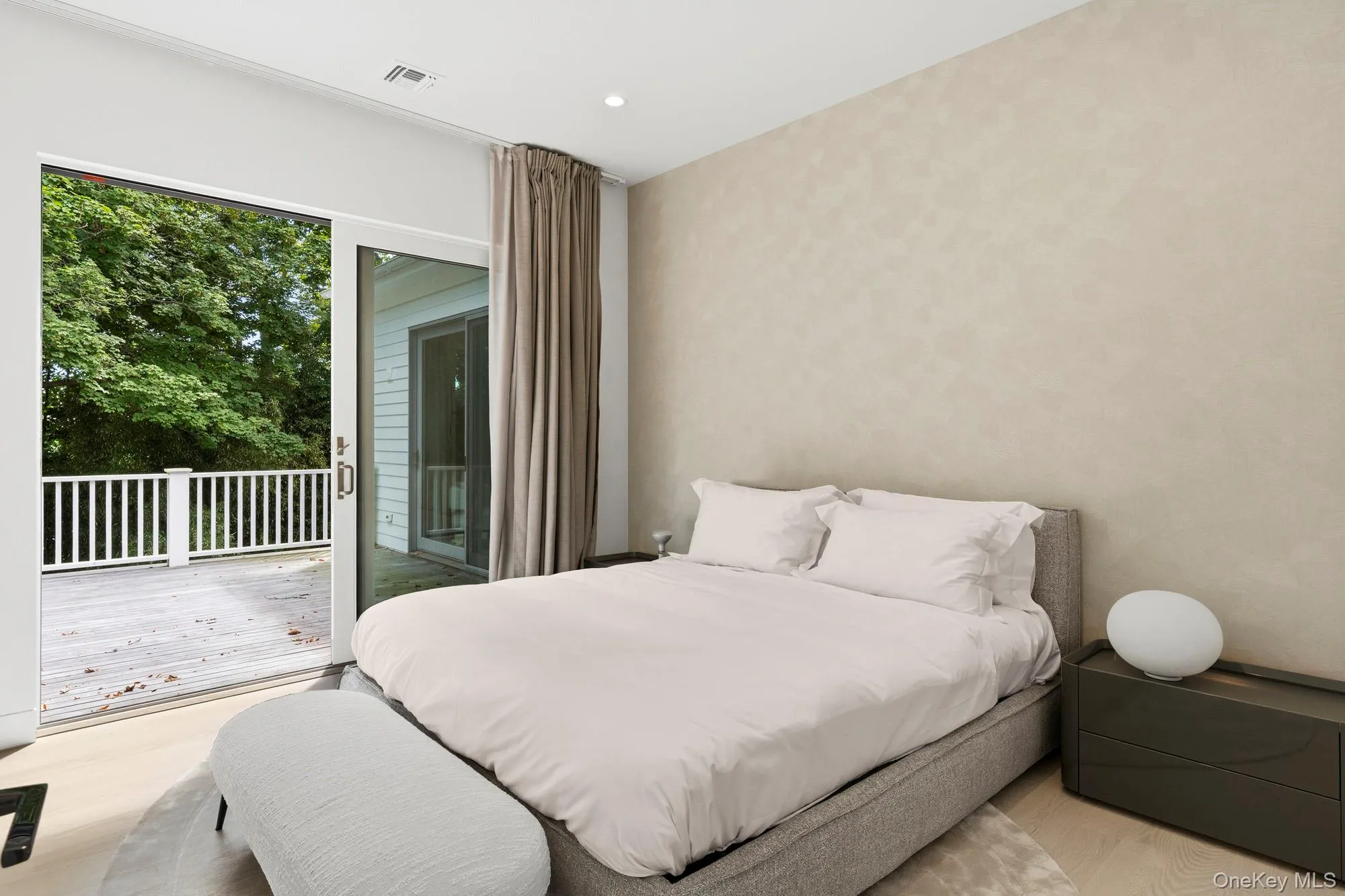 16 Gould Street, East Hampton, NY, 6 Bedrooms Bedrooms, 8 Rooms Rooms,7 BathroomsBathrooms,Residential,For Rent,Gould,0,1045758 16 Gould Street, East Hampton, NY, 6 Bedrooms Bedrooms, 8 Rooms Rooms,7 BathroomsBathrooms,Residential,For Rent,Gould,0,1045758
