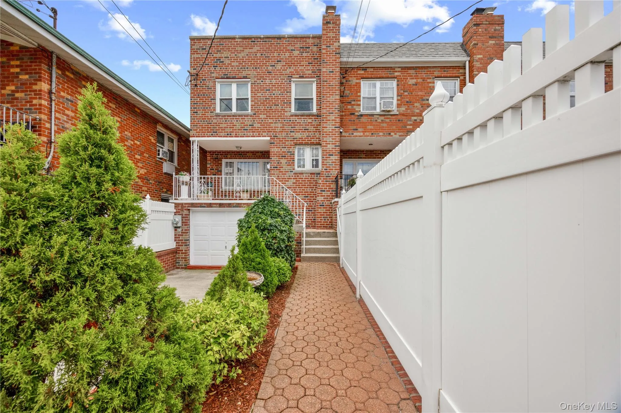727 Hollywood Avenue, New York, NY, 3 Bedrooms Bedrooms, 5 Rooms Rooms,1 BathroomBathrooms,Residential,For Rent,Hollywood,0,1045765 727 Hollywood Avenue, New York, NY, 3 Bedrooms Bedrooms, 5 Rooms Rooms,1 BathroomBathrooms,Residential,For Rent,Hollywood,0,1045765