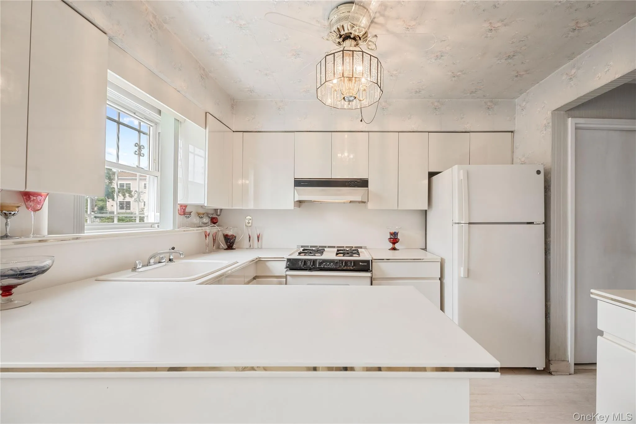 727 Hollywood Avenue, New York, NY, 3 Bedrooms Bedrooms, 5 Rooms Rooms,1 BathroomBathrooms,Residential,For Rent,Hollywood,0,1045765 727 Hollywood Avenue, New York, NY, 3 Bedrooms Bedrooms, 5 Rooms Rooms,1 BathroomBathrooms,Residential,For Rent,Hollywood,0,1045765