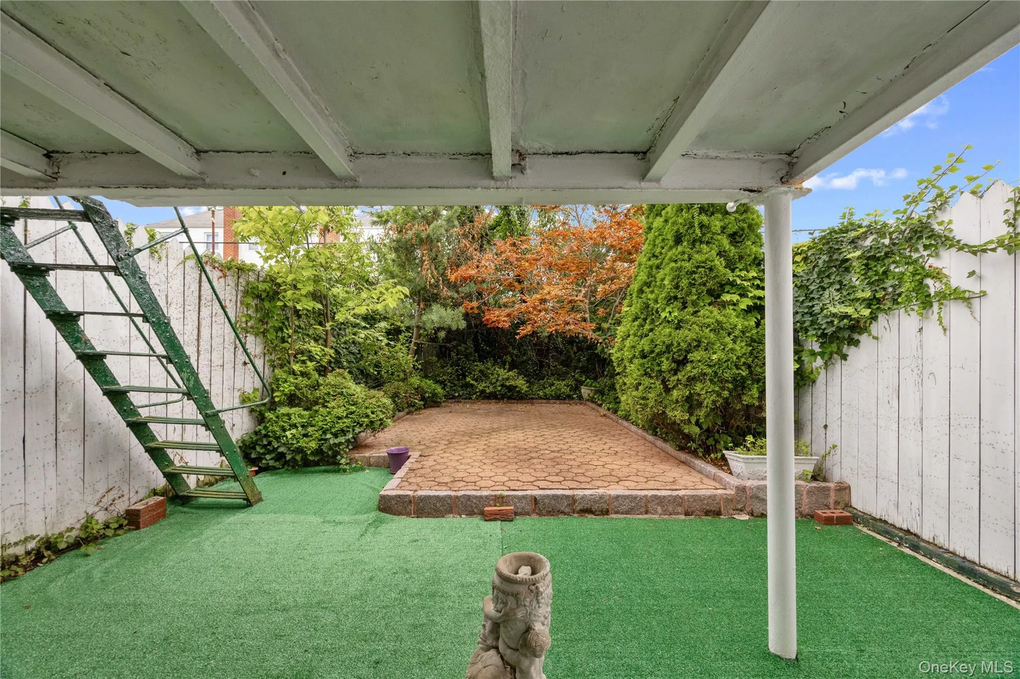 727 Hollywood Avenue, New York, NY, 3 Bedrooms Bedrooms, 5 Rooms Rooms,1 BathroomBathrooms,Residential,For Rent,Hollywood,0,1045765 727 Hollywood Avenue, New York, NY, 3 Bedrooms Bedrooms, 5 Rooms Rooms,1 BathroomBathrooms,Residential,For Rent,Hollywood,0,1045765