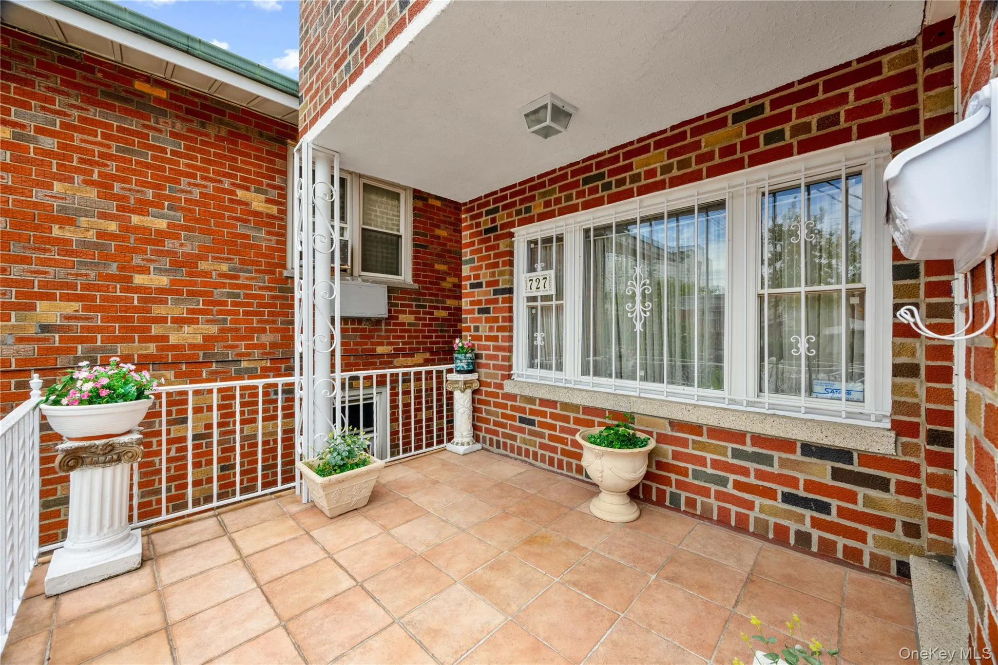 727 Hollywood Avenue, New York, NY, 3 Bedrooms Bedrooms, 5 Rooms Rooms,1 BathroomBathrooms,Residential,For Rent,Hollywood,0,1045765 727 Hollywood Avenue, New York, NY, 3 Bedrooms Bedrooms, 5 Rooms Rooms,1 BathroomBathrooms,Residential,For Rent,Hollywood,0,1045765