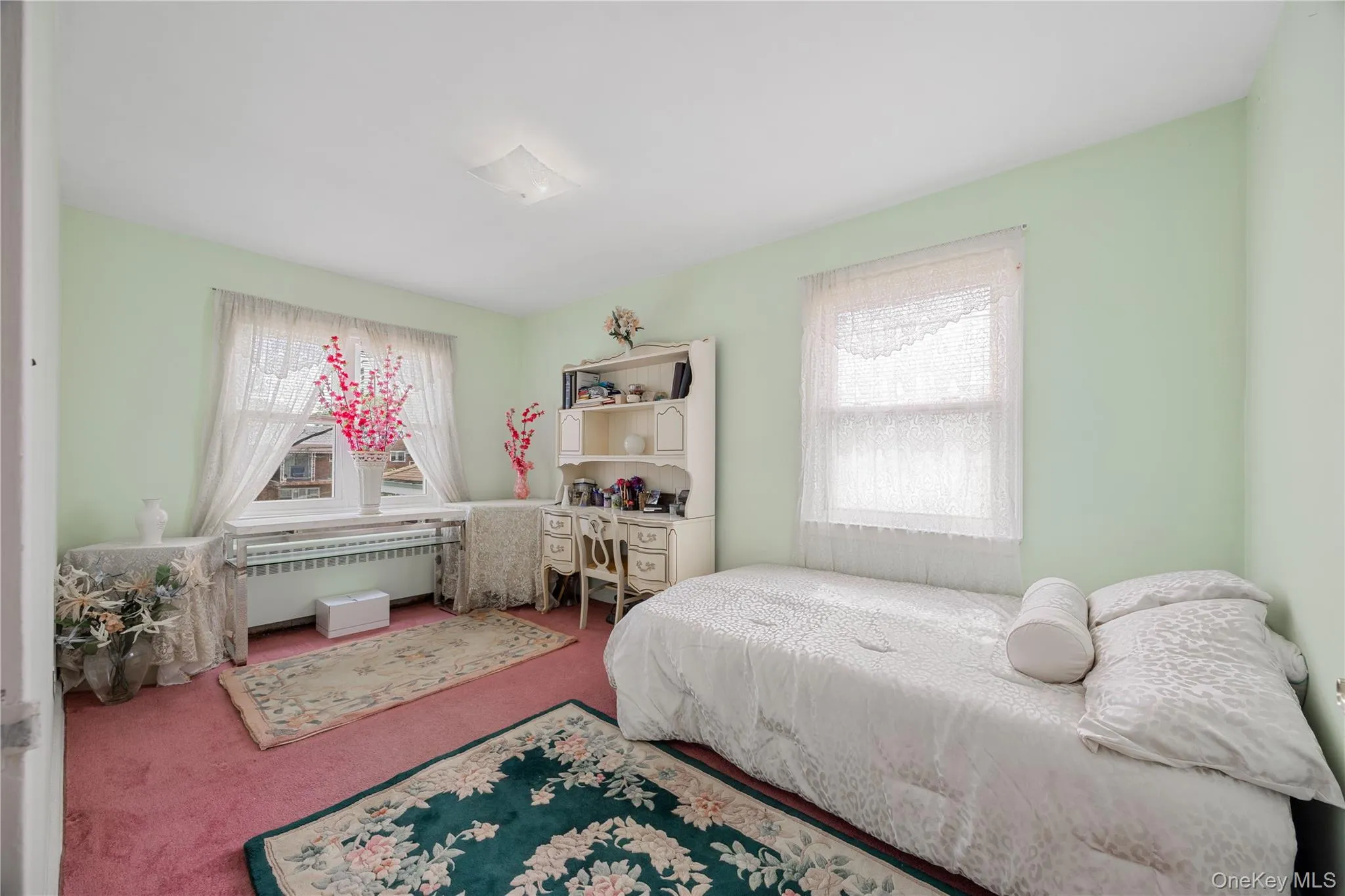 727 Hollywood Avenue, New York, NY, 3 Bedrooms Bedrooms, 5 Rooms Rooms,1 BathroomBathrooms,Residential,For Rent,Hollywood,0,1045765 727 Hollywood Avenue, New York, NY, 3 Bedrooms Bedrooms, 5 Rooms Rooms,1 BathroomBathrooms,Residential,For Rent,Hollywood,0,1045765