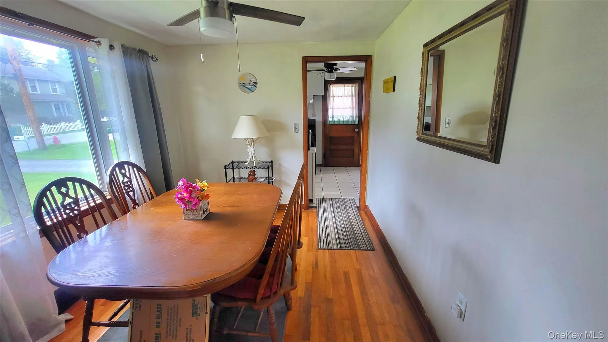 Dining Rm with Ceiling Fan Dining Rm with Ceiling Fan