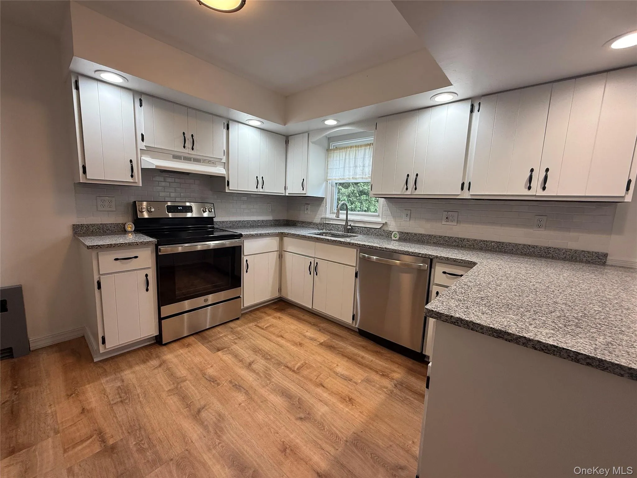 16 Ernest Lane, Carmel, NY, 3 Bedrooms Bedrooms, 8 Rooms Rooms,1 BathroomBathrooms,Residential Lease,For Rent,Ernest,0,1045779 16 Ernest Lane, Carmel, NY, 3 Bedrooms Bedrooms, 8 Rooms Rooms,1 BathroomBathrooms,Residential Lease,For Rent,Ernest,0,1045779