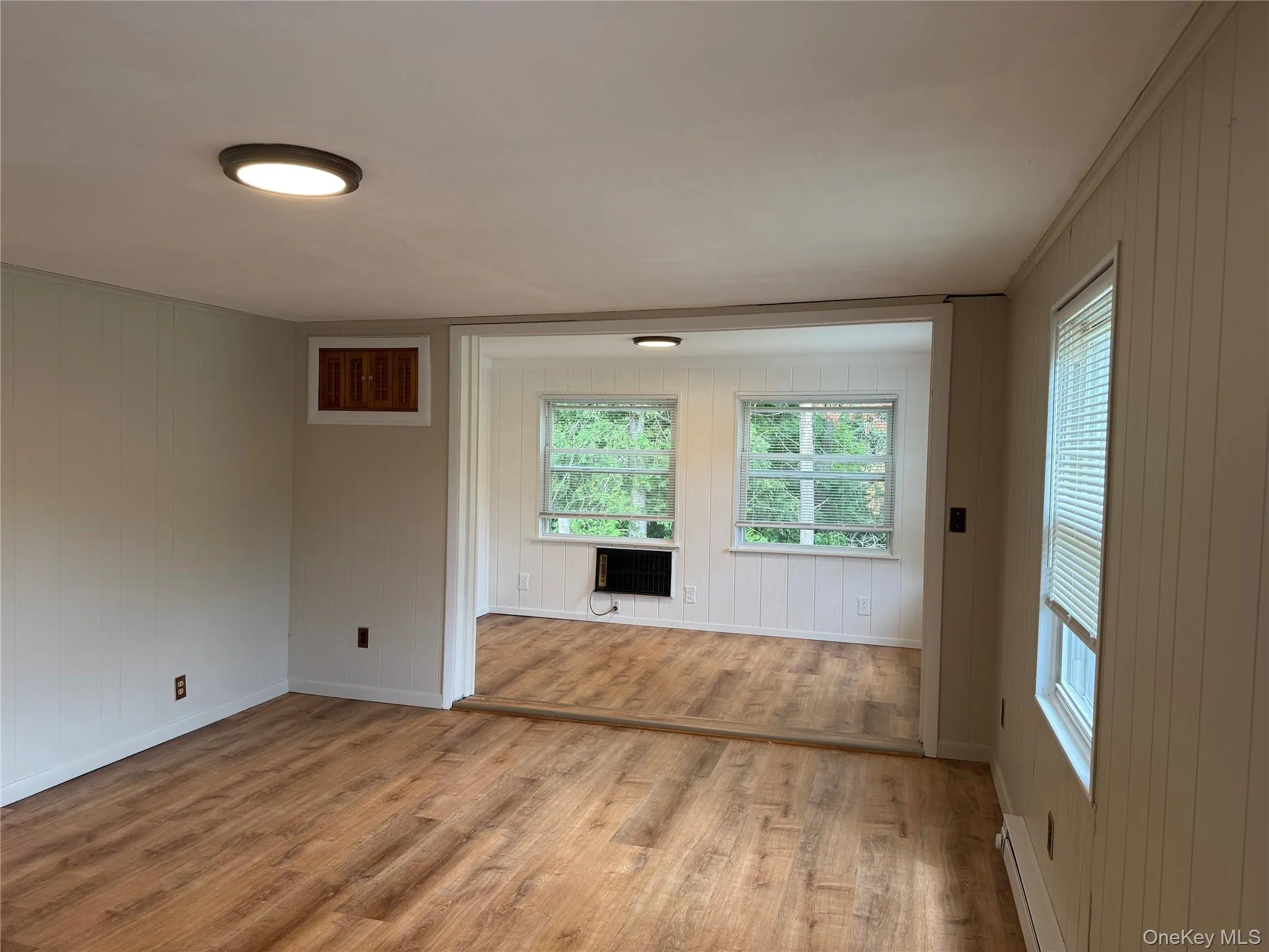 With window nook With window nook