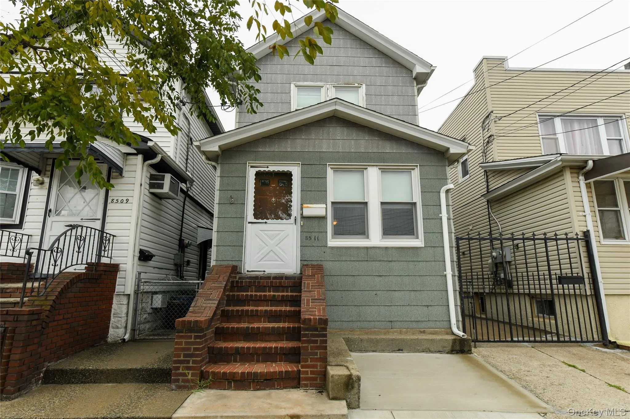 85-11 Sutter Avenue, New York, NY, 3 Bedrooms Bedrooms, 8 Rooms Rooms,1 BathroomBathrooms,Residential,For Rent,Sutter,0,1045784 85-11 Sutter Avenue, New York, NY, 3 Bedrooms Bedrooms, 8 Rooms Rooms,1 BathroomBathrooms,Residential,For Rent,Sutter,0,1045784