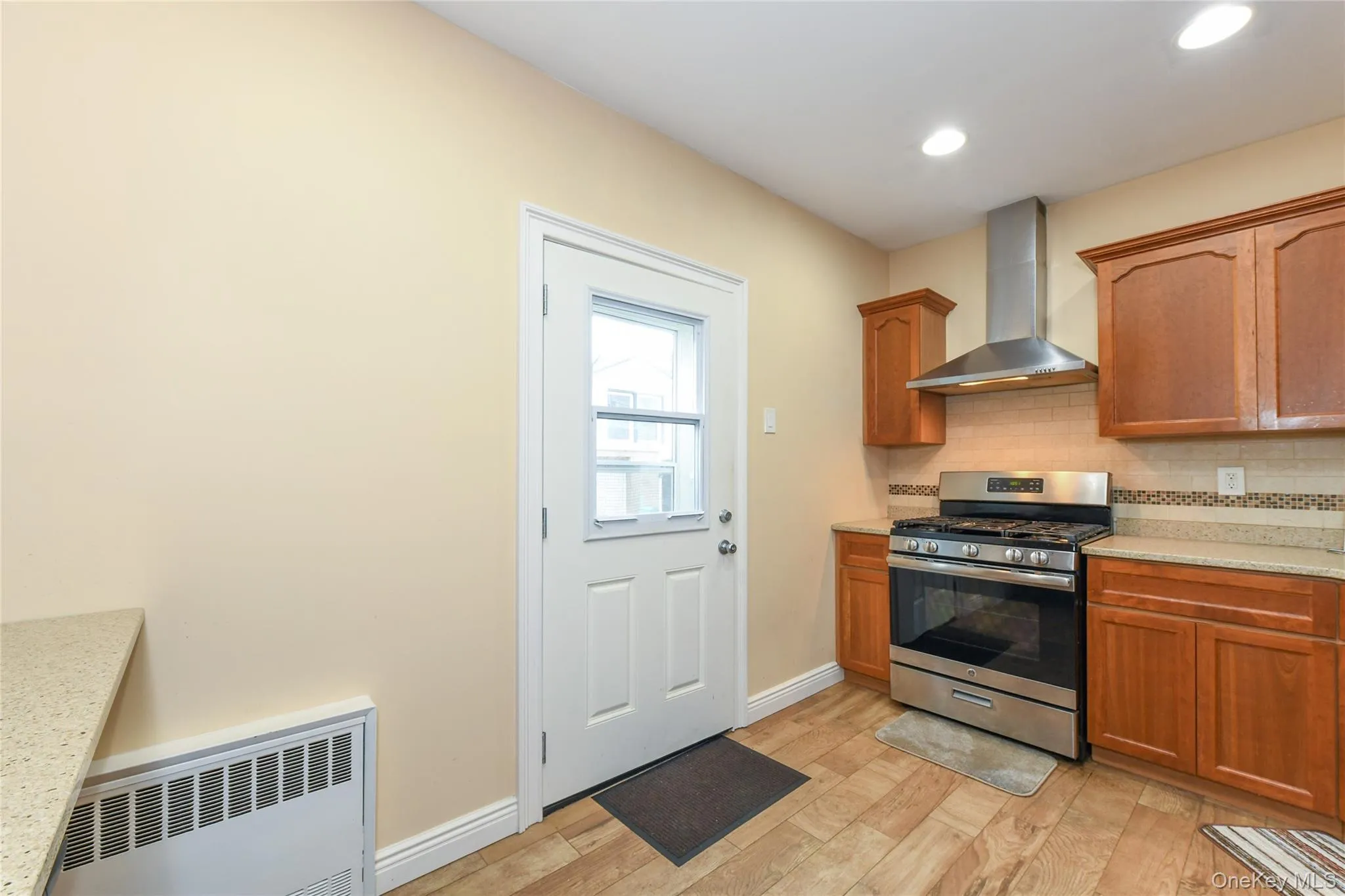 85-11 Sutter Avenue, New York, NY, 3 Bedrooms Bedrooms, 8 Rooms Rooms,1 BathroomBathrooms,Residential,For Rent,Sutter,0,1045784 85-11 Sutter Avenue, New York, NY, 3 Bedrooms Bedrooms, 8 Rooms Rooms,1 BathroomBathrooms,Residential,For Rent,Sutter,0,1045784