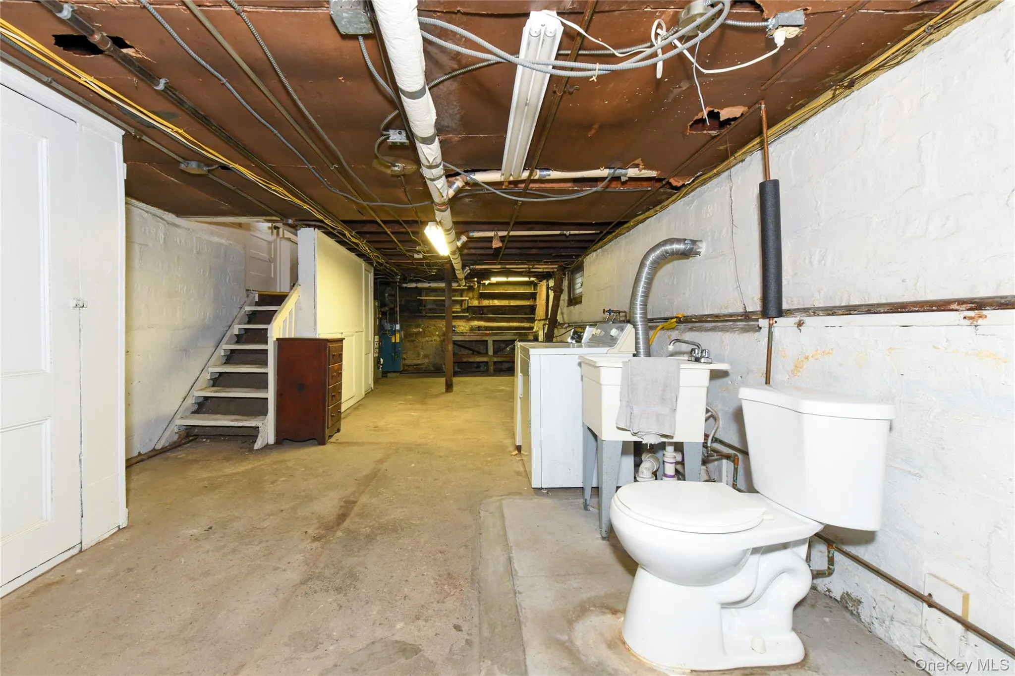 85-11 Sutter Avenue, New York, NY, 3 Bedrooms Bedrooms, 8 Rooms Rooms,1 BathroomBathrooms,Residential,For Rent,Sutter,0,1045784 85-11 Sutter Avenue, New York, NY, 3 Bedrooms Bedrooms, 8 Rooms Rooms,1 BathroomBathrooms,Residential,For Rent,Sutter,0,1045784