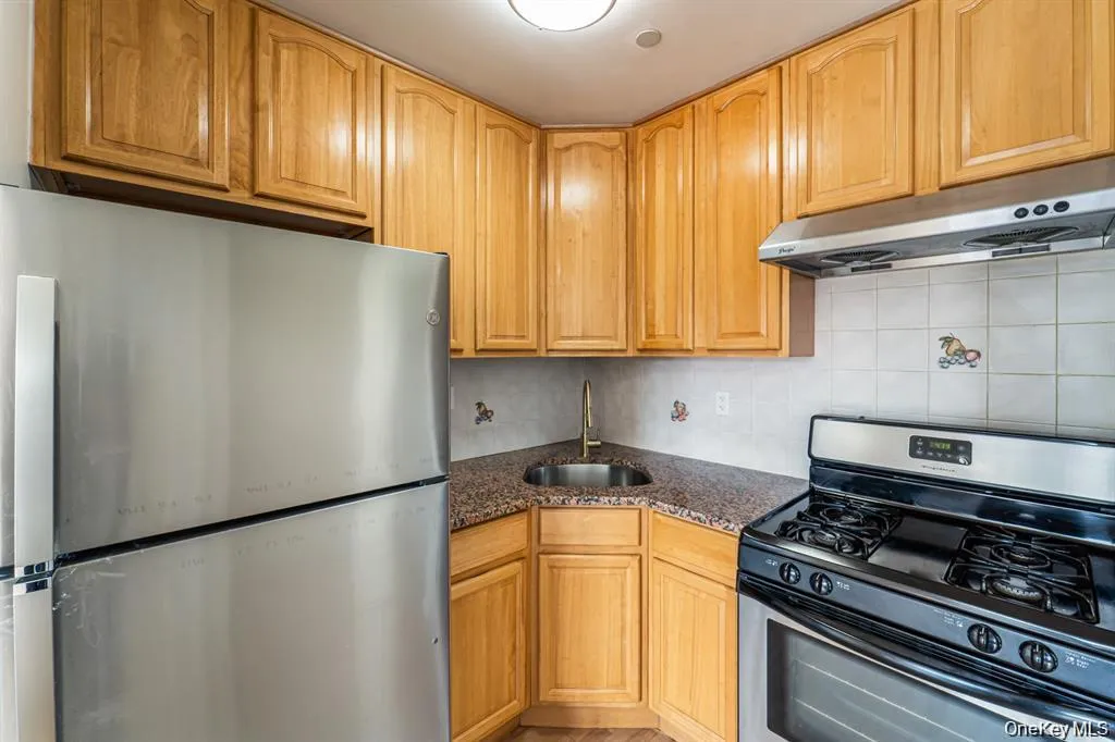 41-35 67th Street, New York, NY, 1 Bedroom Bedrooms, 2 Rooms Rooms,1 BathroomBathrooms,Residential,For Rent,67th,0,1045785 41-35 67th Street, New York, NY, 1 Bedroom Bedrooms, 2 Rooms Rooms,1 BathroomBathrooms,Residential,For Rent,67th,0,1045785