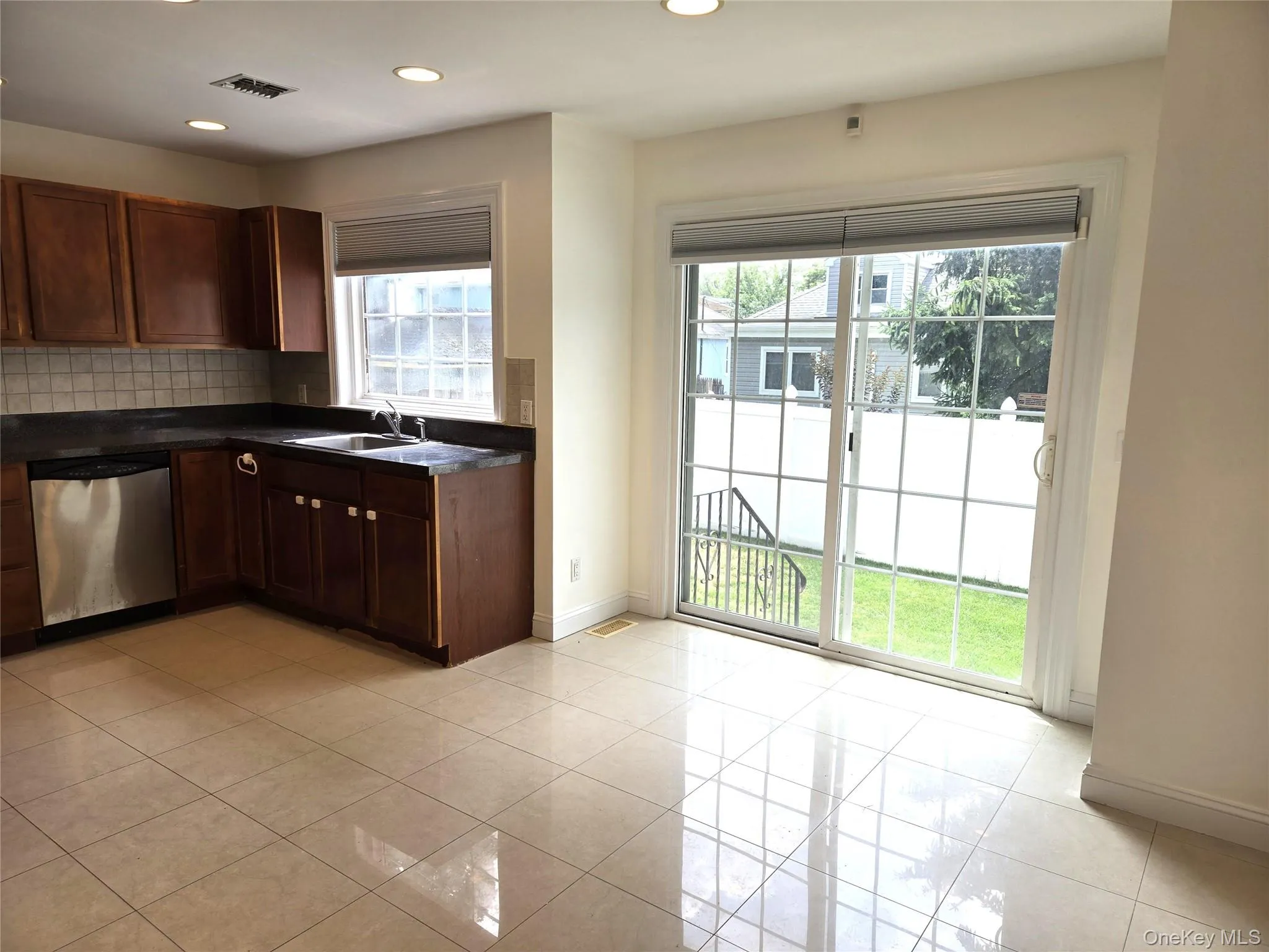 63 Dunwood Road, North Hempstead, NY, 3 Bedrooms Bedrooms, 6 Rooms Rooms,2 BathroomsBathrooms,Residential Lease,For Rent,Dunwood,0,1045791 63 Dunwood Road, North Hempstead, NY, 3 Bedrooms Bedrooms, 6 Rooms Rooms,2 BathroomsBathrooms,Residential Lease,For Rent,Dunwood,0,1045791