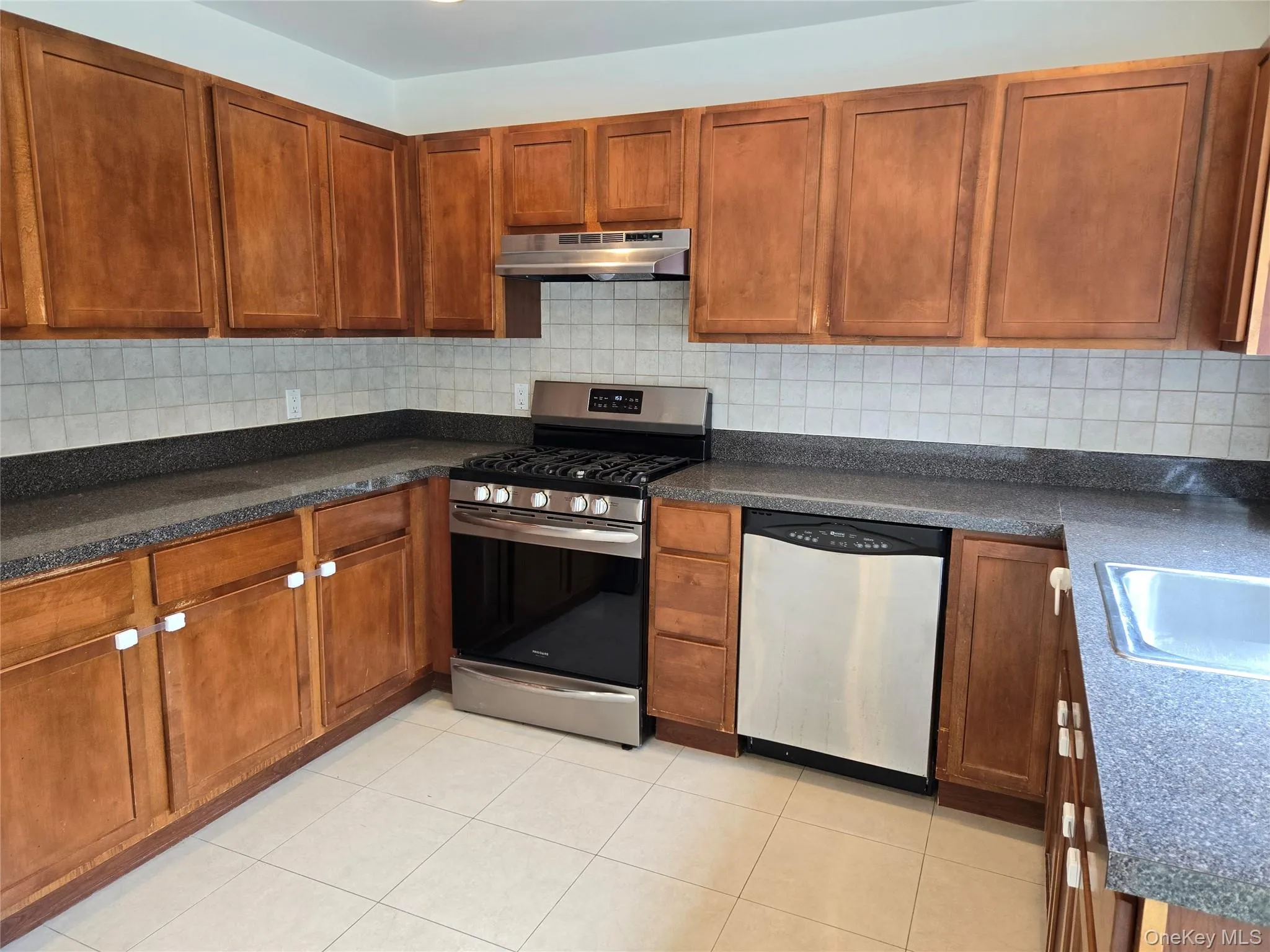 63 Dunwood Road, North Hempstead, NY, 3 Bedrooms Bedrooms, 6 Rooms Rooms,2 BathroomsBathrooms,Residential Lease,For Rent,Dunwood,0,1045791 63 Dunwood Road, North Hempstead, NY, 3 Bedrooms Bedrooms, 6 Rooms Rooms,2 BathroomsBathrooms,Residential Lease,For Rent,Dunwood,0,1045791
