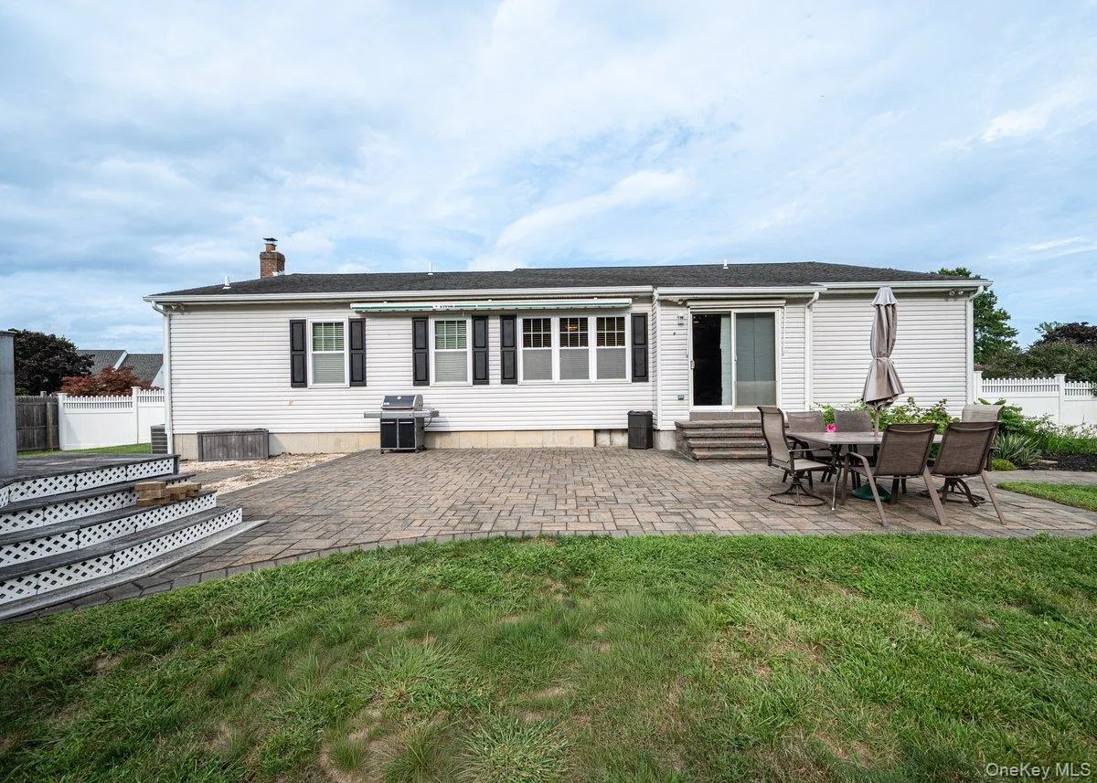 39 Creekside Drive, Brookhaven, NY, 3 Bedrooms Bedrooms, 7 Rooms Rooms,2 BathroomsBathrooms,Residential,For Rent,Creekside,0,1045796 39 Creekside Drive, Brookhaven, NY, 3 Bedrooms Bedrooms, 7 Rooms Rooms,2 BathroomsBathrooms,Residential,For Rent,Creekside,0,1045796