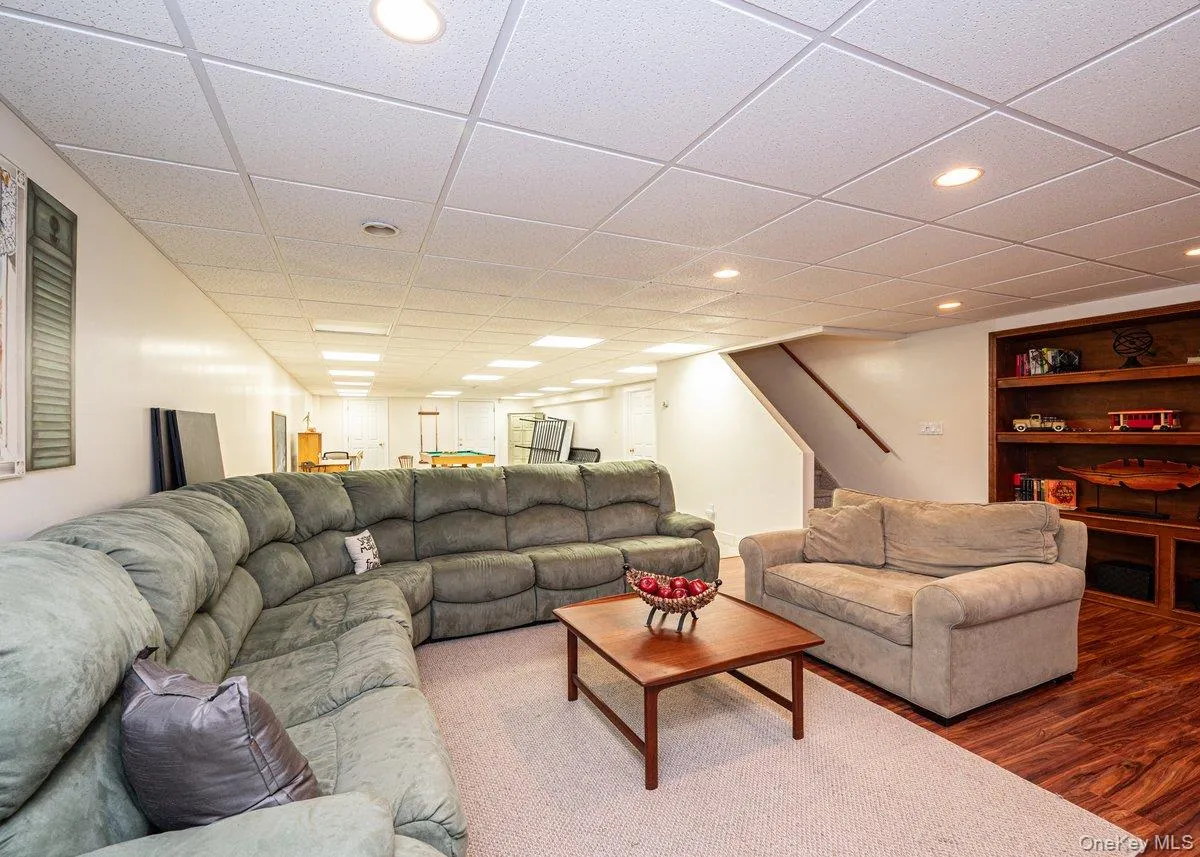 39 Creekside Drive, Brookhaven, NY, 3 Bedrooms Bedrooms, 7 Rooms Rooms,2 BathroomsBathrooms,Residential,For Rent,Creekside,0,1045796 39 Creekside Drive, Brookhaven, NY, 3 Bedrooms Bedrooms, 7 Rooms Rooms,2 BathroomsBathrooms,Residential,For Rent,Creekside,0,1045796