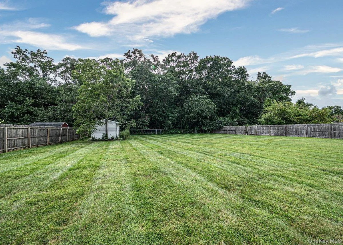 39 Creekside Drive, Brookhaven, NY, 3 Bedrooms Bedrooms, 7 Rooms Rooms,2 BathroomsBathrooms,Residential,For Rent,Creekside,0,1045796 39 Creekside Drive, Brookhaven, NY, 3 Bedrooms Bedrooms, 7 Rooms Rooms,2 BathroomsBathrooms,Residential,For Rent,Creekside,0,1045796