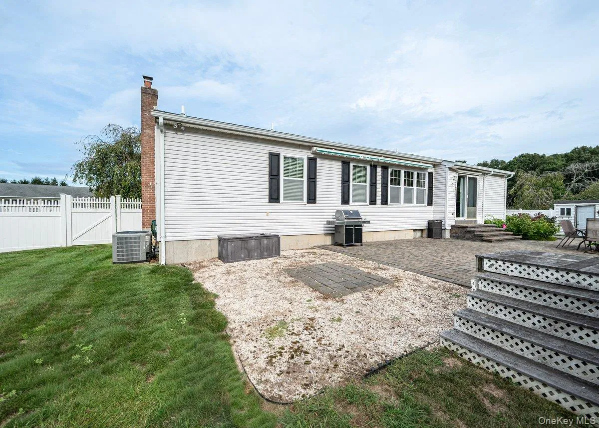 39 Creekside Drive, Brookhaven, NY, 3 Bedrooms Bedrooms, 7 Rooms Rooms,2 BathroomsBathrooms,Residential,For Rent,Creekside,0,1045796 39 Creekside Drive, Brookhaven, NY, 3 Bedrooms Bedrooms, 7 Rooms Rooms,2 BathroomsBathrooms,Residential,For Rent,Creekside,0,1045796