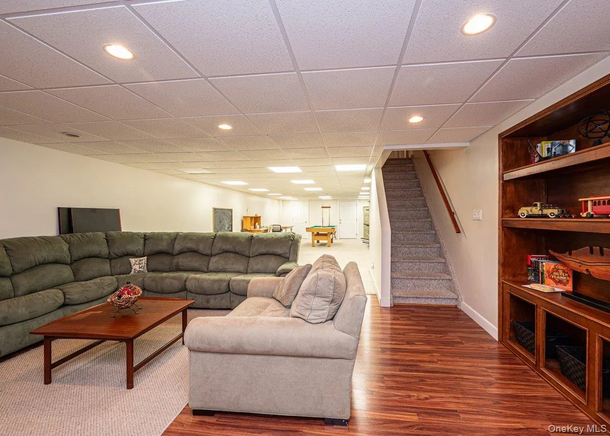 39 Creekside Drive, Brookhaven, NY, 3 Bedrooms Bedrooms, 7 Rooms Rooms,2 BathroomsBathrooms,Residential,For Rent,Creekside,0,1045796 39 Creekside Drive, Brookhaven, NY, 3 Bedrooms Bedrooms, 7 Rooms Rooms,2 BathroomsBathrooms,Residential,For Rent,Creekside,0,1045796
