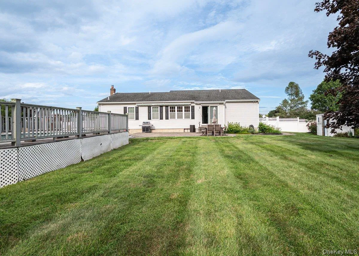 39 Creekside Drive, Brookhaven, NY, 3 Bedrooms Bedrooms, 7 Rooms Rooms,2 BathroomsBathrooms,Residential,For Rent,Creekside,0,1045796 39 Creekside Drive, Brookhaven, NY, 3 Bedrooms Bedrooms, 7 Rooms Rooms,2 BathroomsBathrooms,Residential,For Rent,Creekside,0,1045796