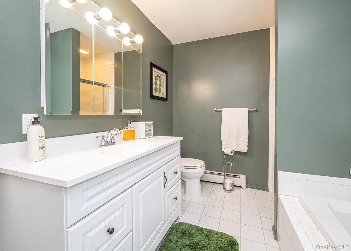 39 Creekside Drive, Brookhaven, NY, 3 Bedrooms Bedrooms, 7 Rooms Rooms,2 BathroomsBathrooms,Residential,For Rent,Creekside,0,1045796 39 Creekside Drive, Brookhaven, NY, 3 Bedrooms Bedrooms, 7 Rooms Rooms,2 BathroomsBathrooms,Residential,For Rent,Creekside,0,1045796