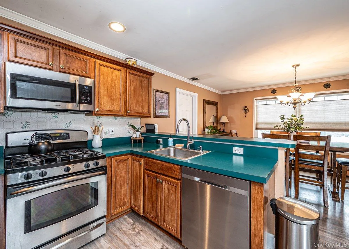 39 Creekside Drive, Brookhaven, NY, 3 Bedrooms Bedrooms, 7 Rooms Rooms,2 BathroomsBathrooms,Residential,For Rent,Creekside,0,1045796 39 Creekside Drive, Brookhaven, NY, 3 Bedrooms Bedrooms, 7 Rooms Rooms,2 BathroomsBathrooms,Residential,For Rent,Creekside,0,1045796
