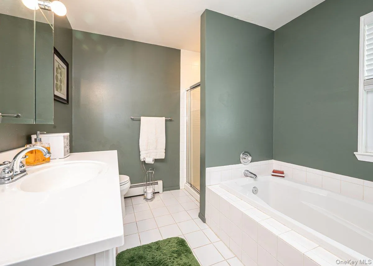 39 Creekside Drive, Brookhaven, NY, 3 Bedrooms Bedrooms, 7 Rooms Rooms,2 BathroomsBathrooms,Residential,For Rent,Creekside,0,1045796 39 Creekside Drive, Brookhaven, NY, 3 Bedrooms Bedrooms, 7 Rooms Rooms,2 BathroomsBathrooms,Residential,For Rent,Creekside,0,1045796