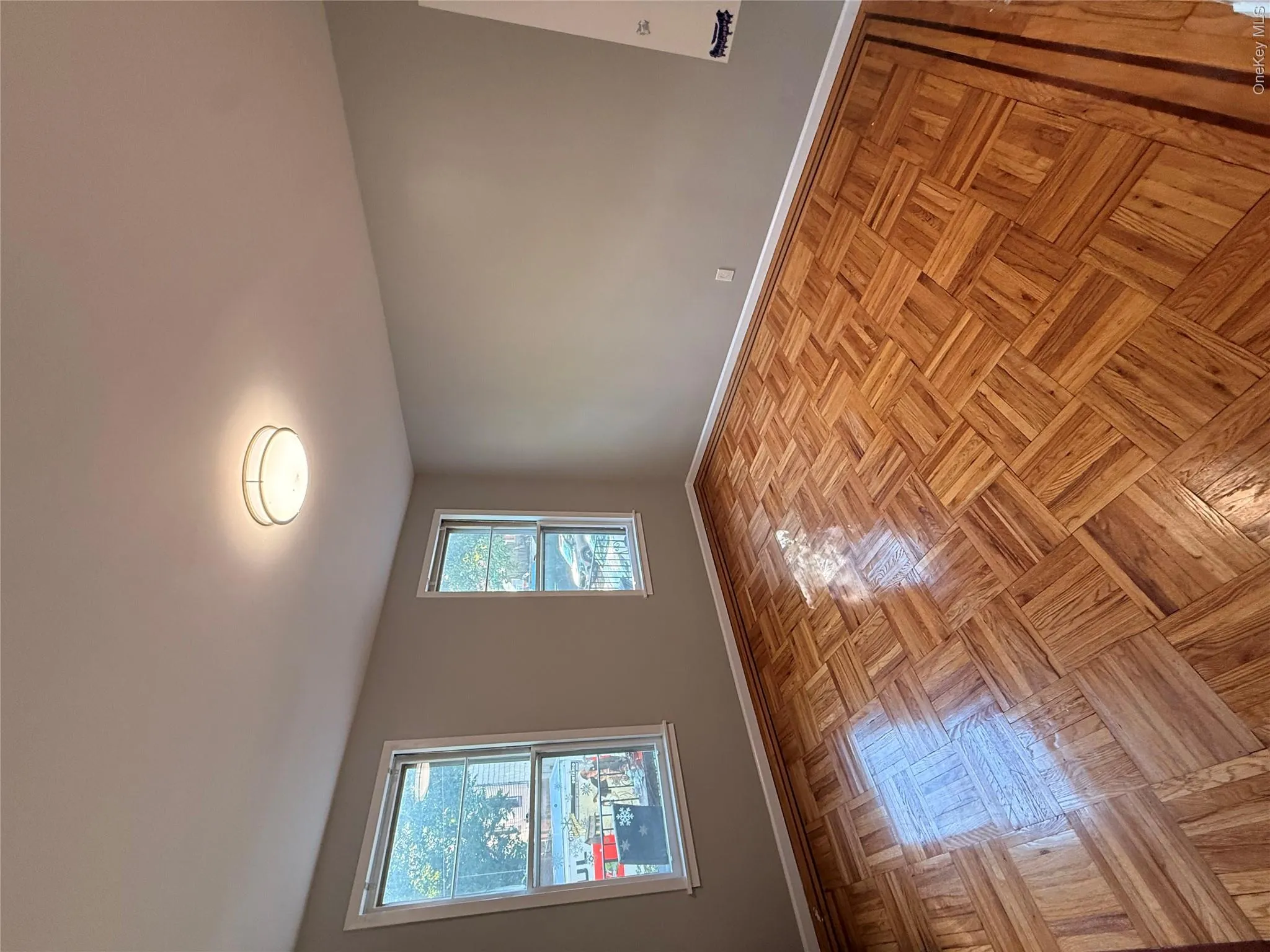 1958 Lurting Avenue, New York, NY, 3 Bedrooms Bedrooms, 7 Rooms Rooms,2 BathroomsBathrooms,Residential Lease,For Rent,Lurting,0,1045797 1958 Lurting Avenue, New York, NY, 3 Bedrooms Bedrooms, 7 Rooms Rooms,2 BathroomsBathrooms,Residential Lease,For Rent,Lurting,0,1045797