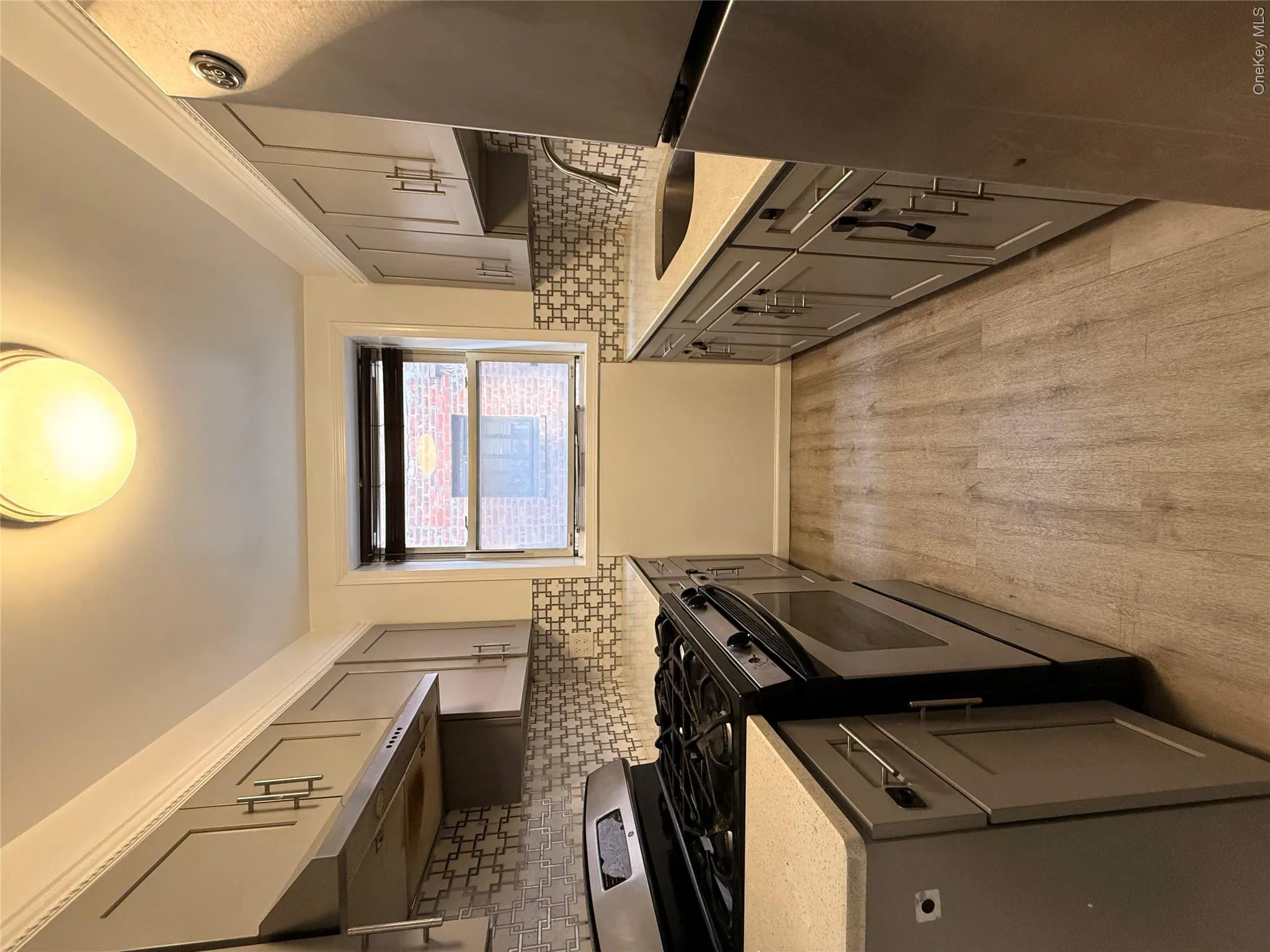 1958 Lurting Avenue, New York, NY, 3 Bedrooms Bedrooms, 7 Rooms Rooms,2 BathroomsBathrooms,Residential Lease,For Rent,Lurting,0,1045797 1958 Lurting Avenue, New York, NY, 3 Bedrooms Bedrooms, 7 Rooms Rooms,2 BathroomsBathrooms,Residential Lease,For Rent,Lurting,0,1045797