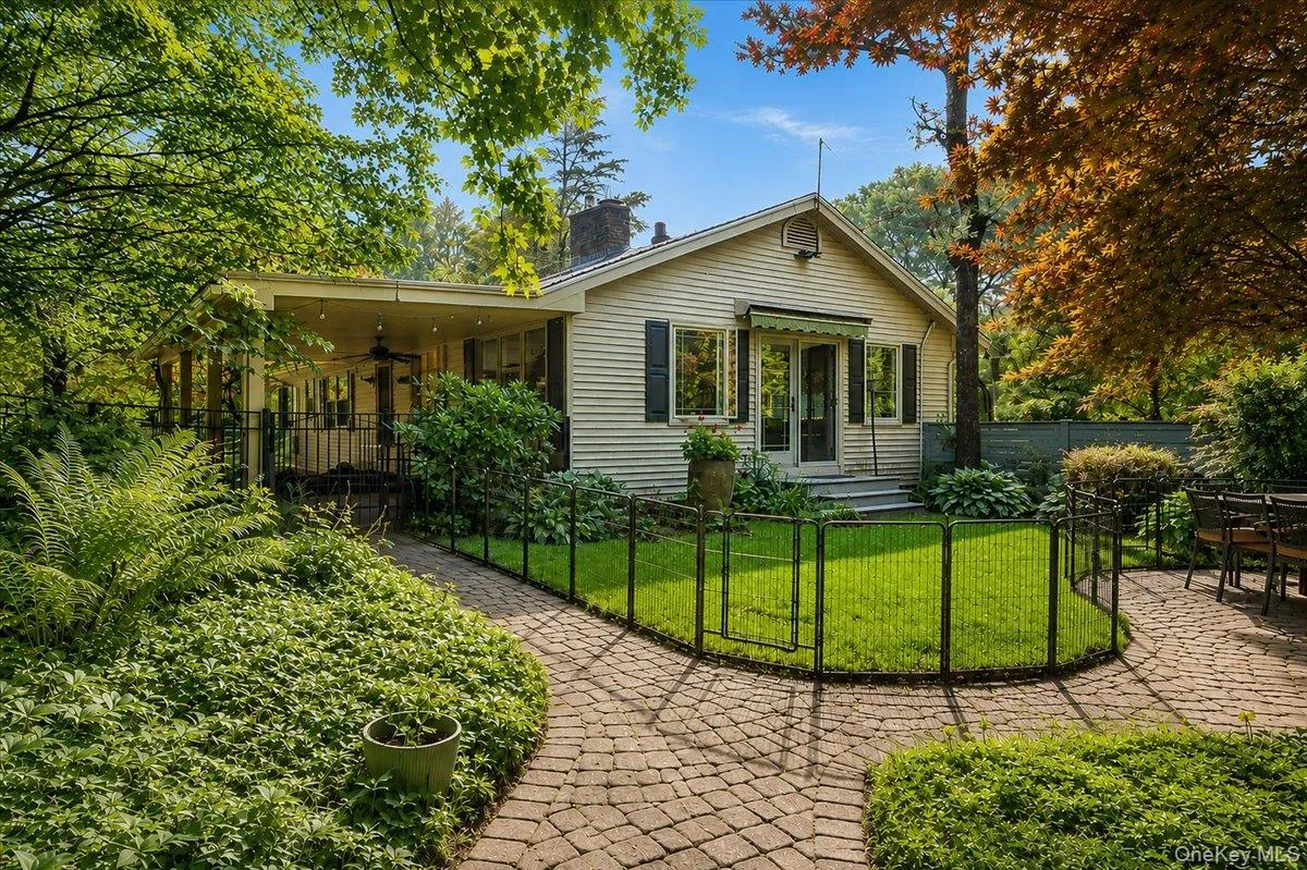 27 Reed Road, Wappinger, NY, 3 Bedrooms Bedrooms, 9 Rooms Rooms,3 BathroomsBathrooms,Residential Lease,For Rent,Reed,0,1045799 27 Reed Road, Wappinger, NY, 3 Bedrooms Bedrooms, 9 Rooms Rooms,3 BathroomsBathrooms,Residential Lease,For Rent,Reed,0,1045799