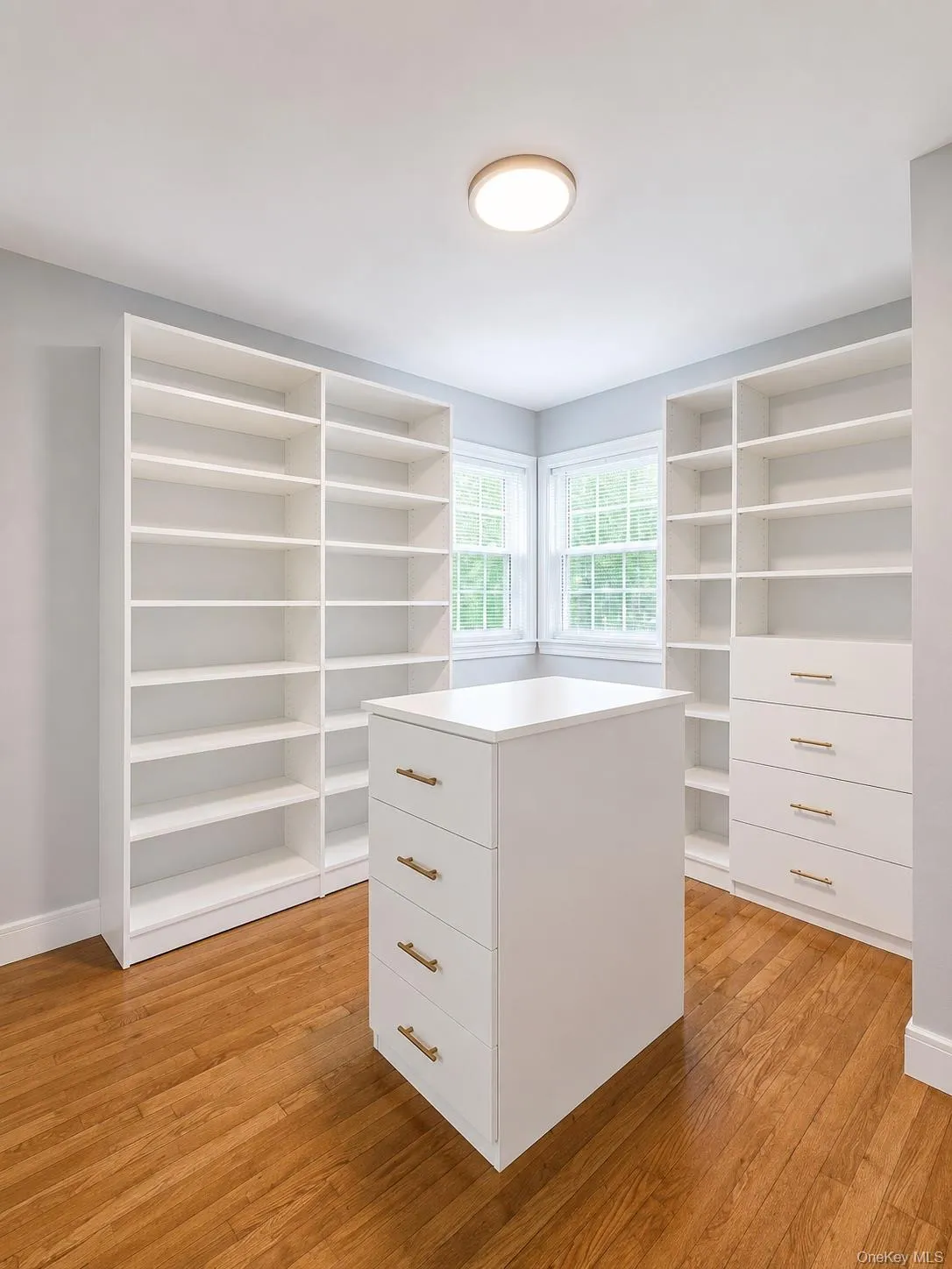 1 Iroquois Street, Oyster Bay, NY, 4 Bedrooms Bedrooms, 10 Rooms Rooms,2 BathroomsBathrooms,Residential Lease,For Rent,Iroquois,0,1045804 1 Iroquois Street, Oyster Bay, NY, 4 Bedrooms Bedrooms, 10 Rooms Rooms,2 BathroomsBathrooms,Residential Lease,For Rent,Iroquois,0,1045804
