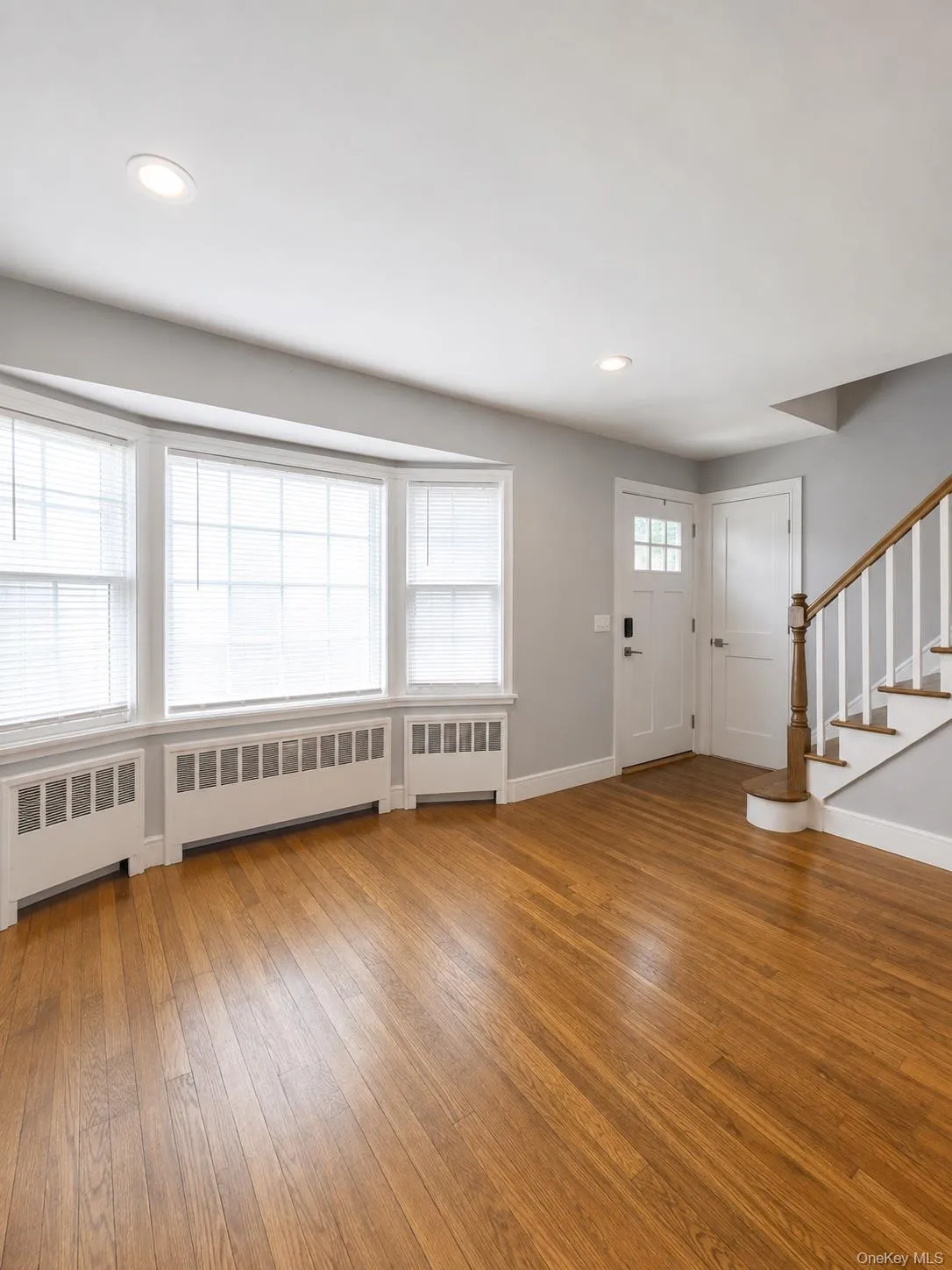 1 Iroquois Street, Oyster Bay, NY, 4 Bedrooms Bedrooms, 10 Rooms Rooms,2 BathroomsBathrooms,Residential Lease,For Rent,Iroquois,0,1045804 1 Iroquois Street, Oyster Bay, NY, 4 Bedrooms Bedrooms, 10 Rooms Rooms,2 BathroomsBathrooms,Residential Lease,For Rent,Iroquois,0,1045804