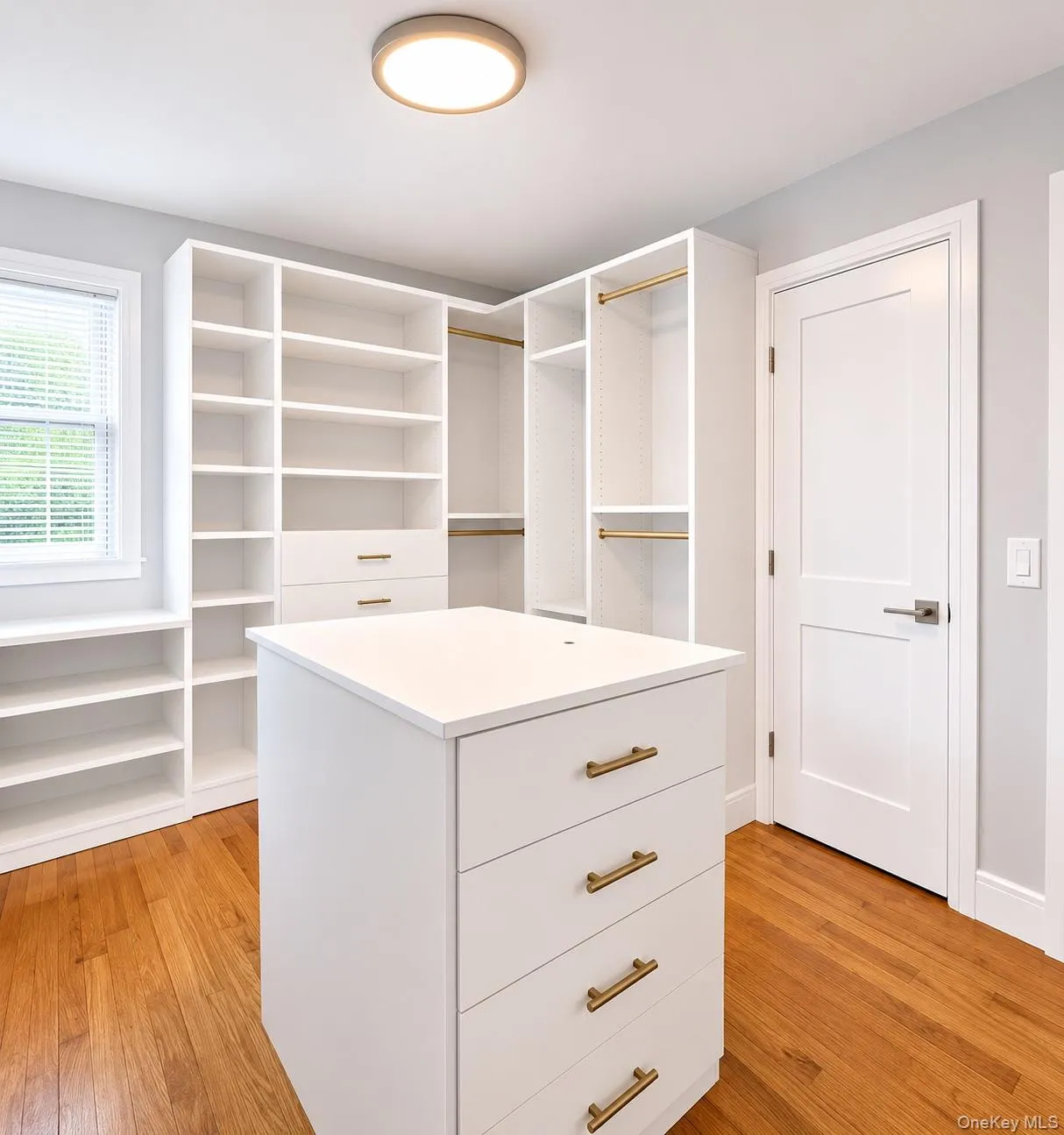 1 Iroquois Street, Oyster Bay, NY, 4 Bedrooms Bedrooms, 10 Rooms Rooms,2 BathroomsBathrooms,Residential Lease,For Rent,Iroquois,0,1045804 1 Iroquois Street, Oyster Bay, NY, 4 Bedrooms Bedrooms, 10 Rooms Rooms,2 BathroomsBathrooms,Residential Lease,For Rent,Iroquois,0,1045804