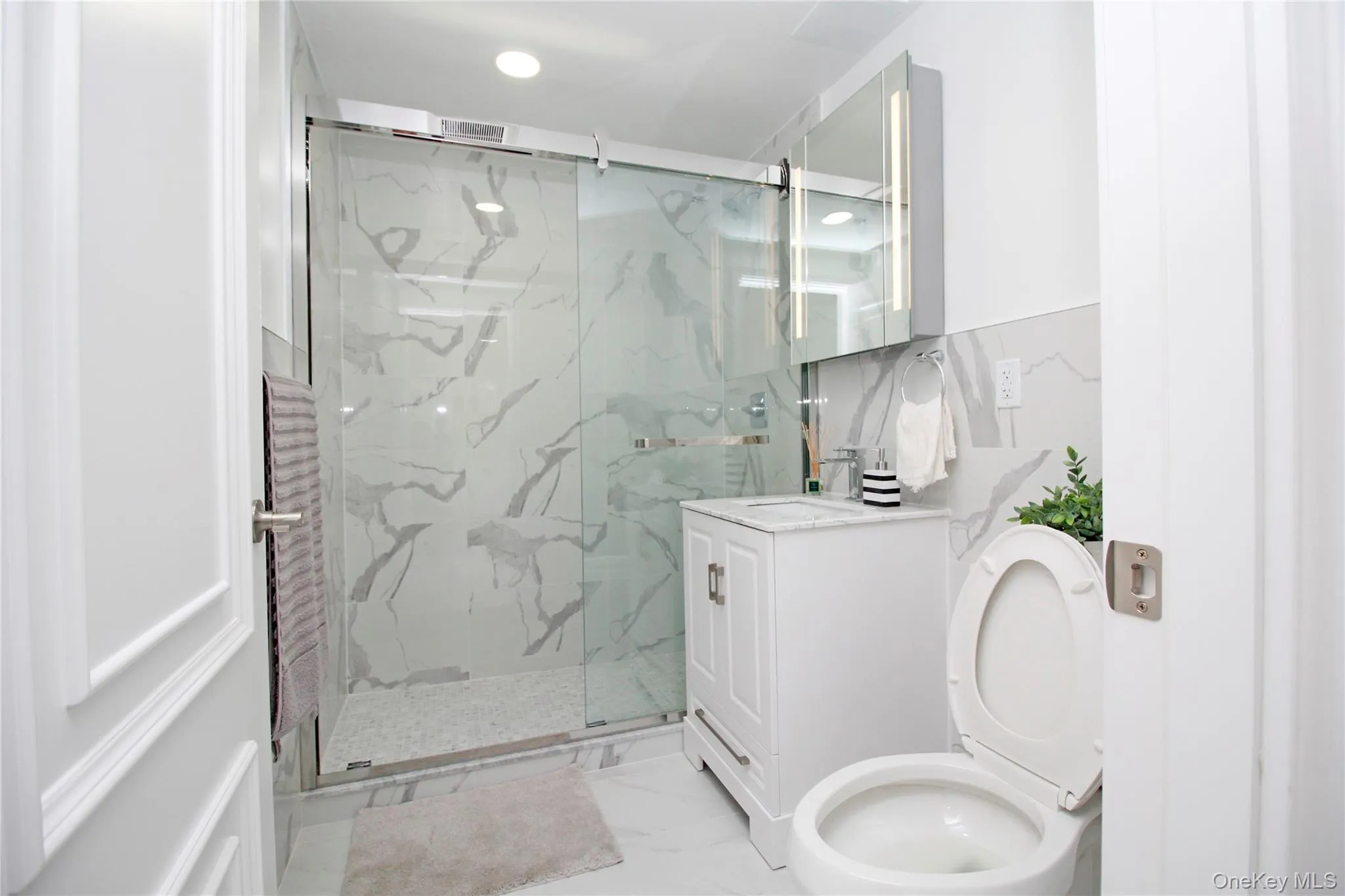 13450 Blossom Avenue, New York, NY, 2 Bedrooms Bedrooms, 5 Rooms Rooms,2 BathroomsBathrooms,Residential,For Rent,Blossom,0,1045817 13450 Blossom Avenue, New York, NY, 2 Bedrooms Bedrooms, 5 Rooms Rooms,2 BathroomsBathrooms,Residential,For Rent,Blossom,0,1045817