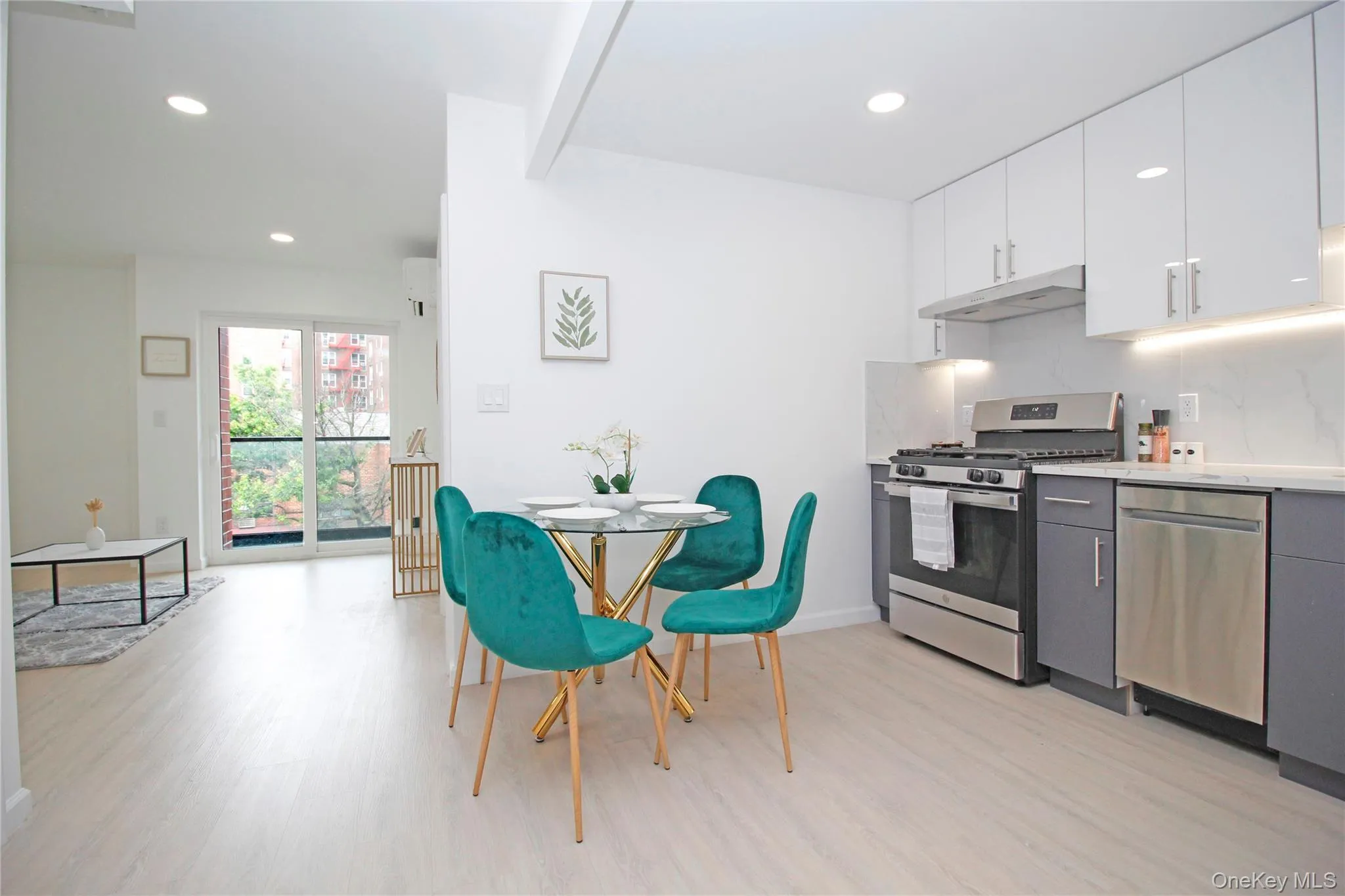 13450 Blossom Avenue, New York, NY, 2 Bedrooms Bedrooms, 5 Rooms Rooms,2 BathroomsBathrooms,Residential,For Rent,Blossom,0,1045817 13450 Blossom Avenue, New York, NY, 2 Bedrooms Bedrooms, 5 Rooms Rooms,2 BathroomsBathrooms,Residential,For Rent,Blossom,0,1045817