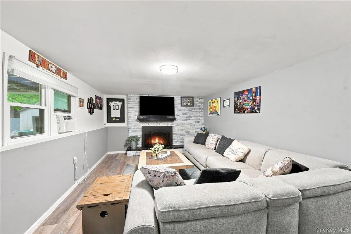21 Dennis Road, Wappinger, NY, 4 Bedrooms Bedrooms, 9 Rooms Rooms,2 BathroomsBathrooms,Residential,For Rent,Dennis,0,1045818 21 Dennis Road, Wappinger, NY, 4 Bedrooms Bedrooms, 9 Rooms Rooms,2 BathroomsBathrooms,Residential,For Rent,Dennis,0,1045818