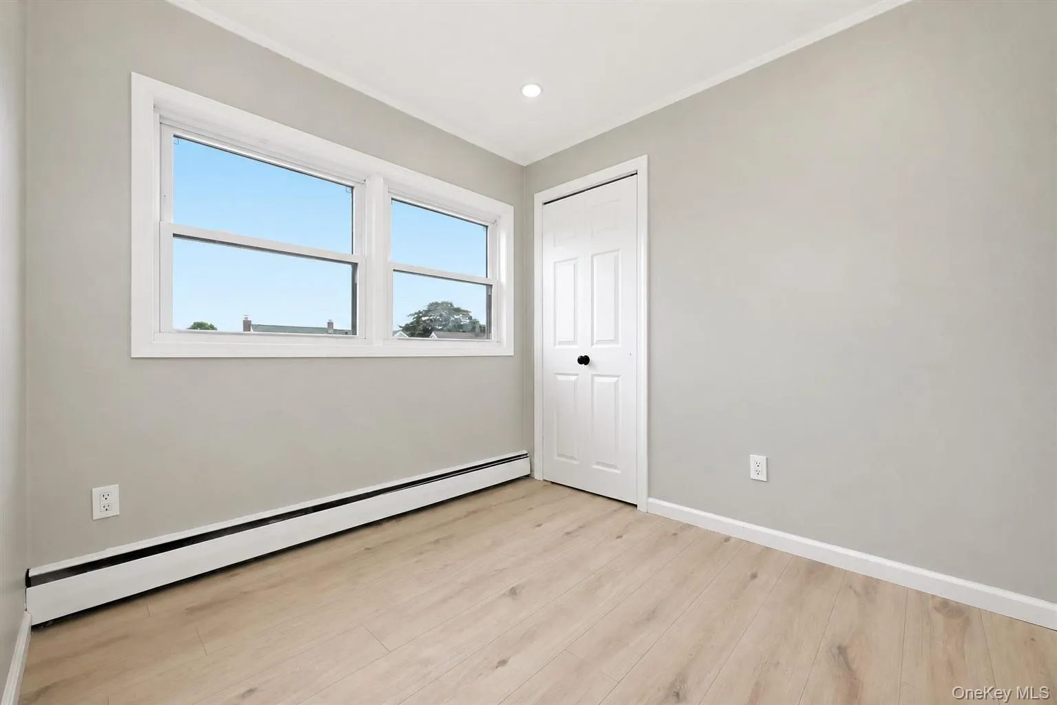 24 Crag Lane, Hempstead, NY, 5 Bedrooms Bedrooms, 8 Rooms Rooms,1 BathroomBathrooms,Residential Lease,For Rent,Crag,0,1045819 24 Crag Lane, Hempstead, NY, 5 Bedrooms Bedrooms, 8 Rooms Rooms,1 BathroomBathrooms,Residential Lease,For Rent,Crag,0,1045819